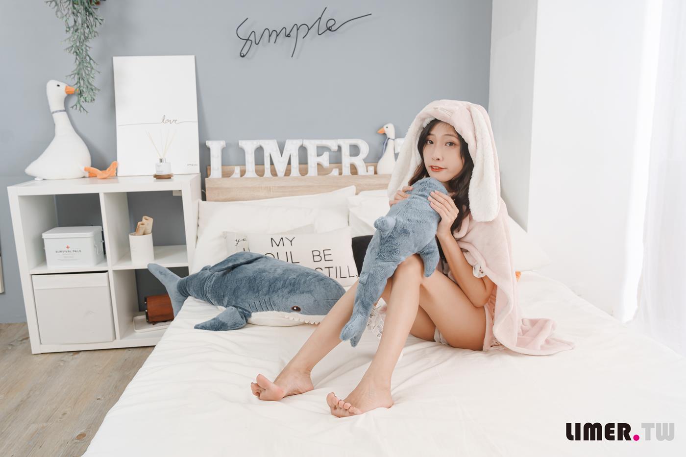 Limerence原创 NO.057 Yumi 变身可爱兔兔送裸足来拜年[165P/1V/3.19GB]