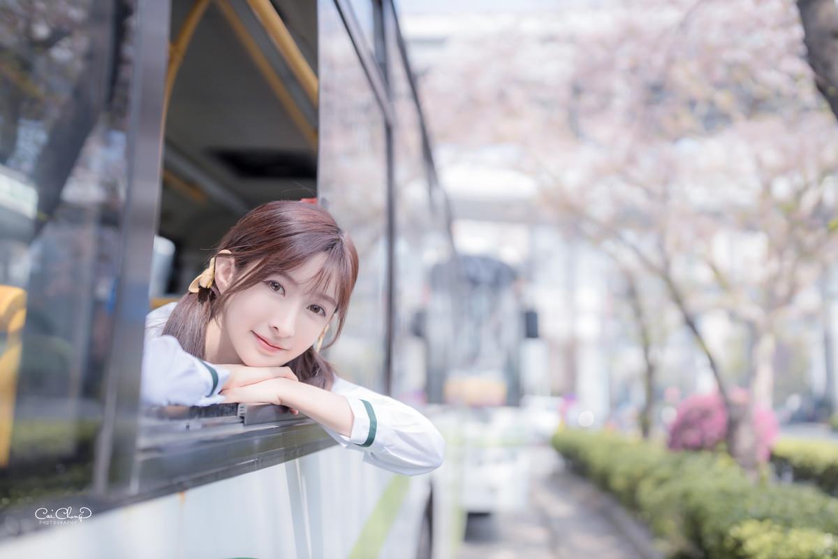 王羽衫 - JK大巴[20P/27MB]