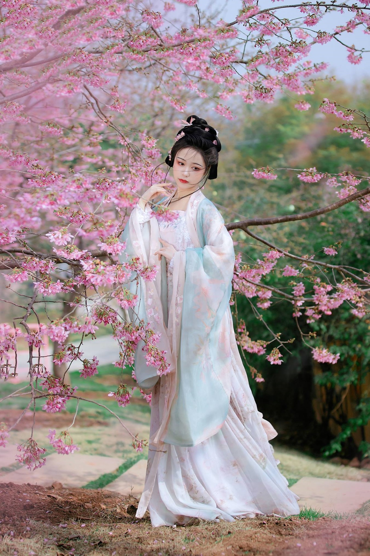 [YITUU艺图语] 2022.03.11 春樱 梨一依 [22P/287MB]