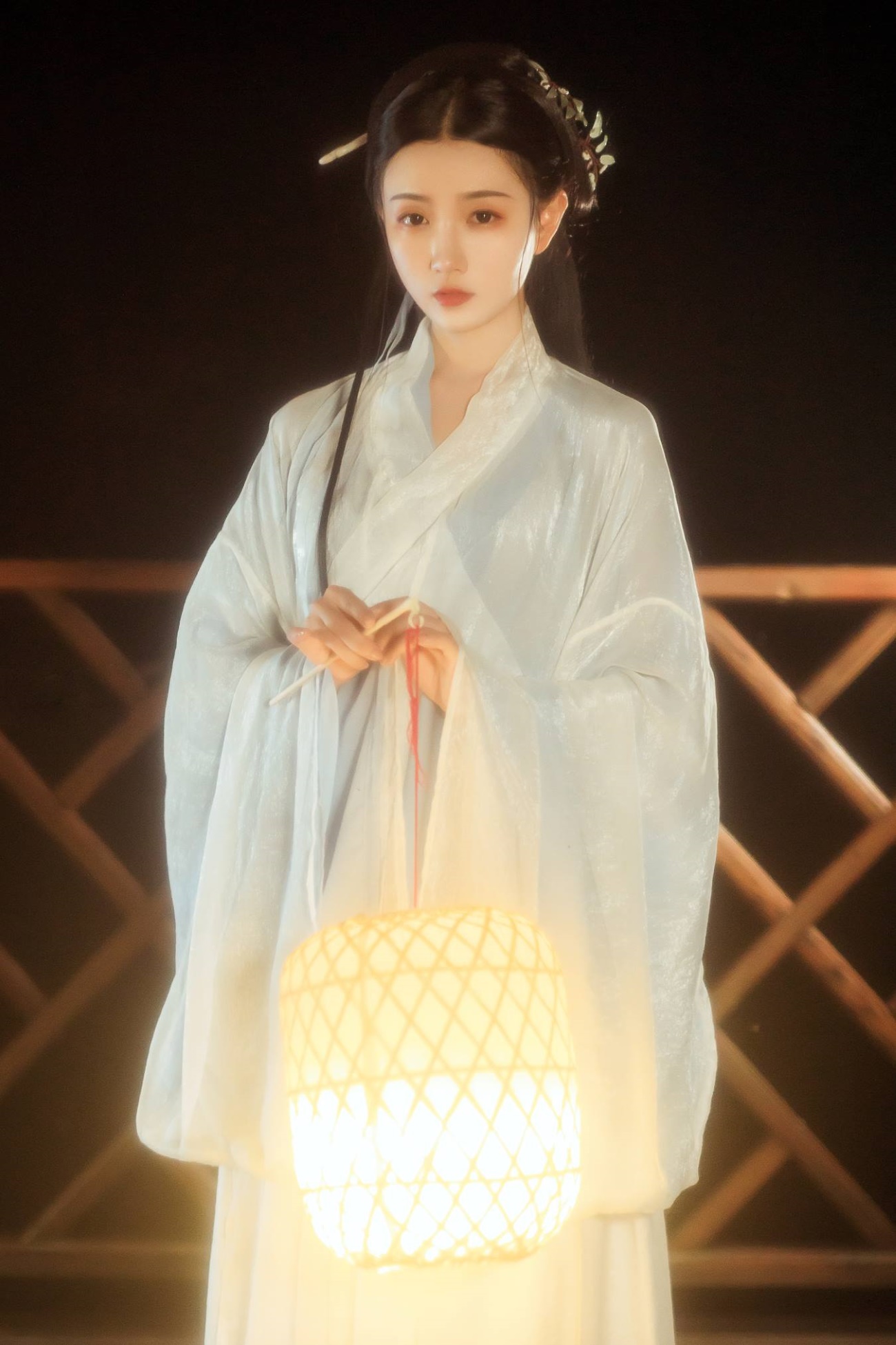 [YITUU艺图语] 2022.03.16 霜莲子 皮皮 [22P/480MB]