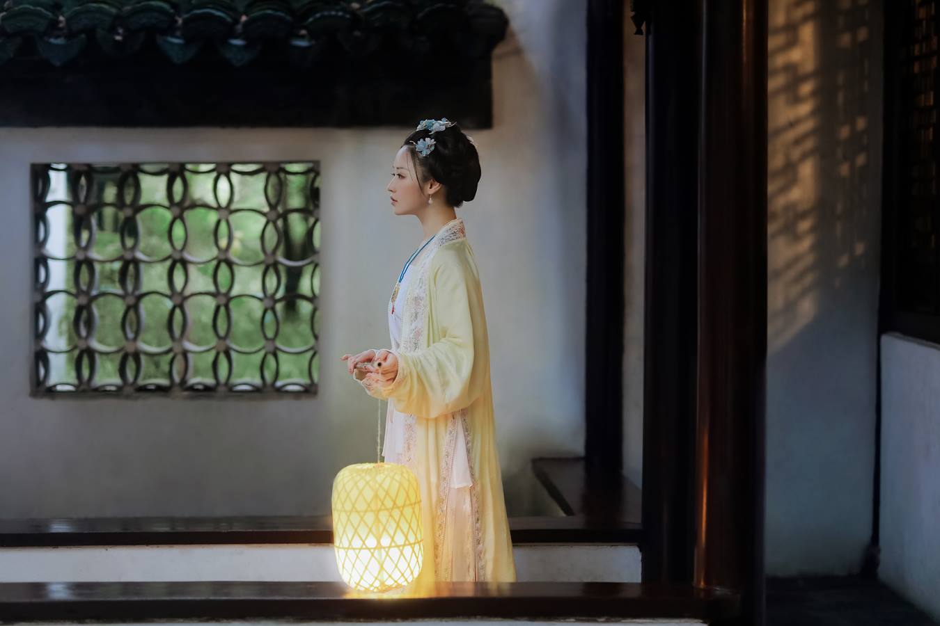 [YITUU艺图语] 2022.03.19 雨霖霖 大头小甜甜 [30P/473MB]