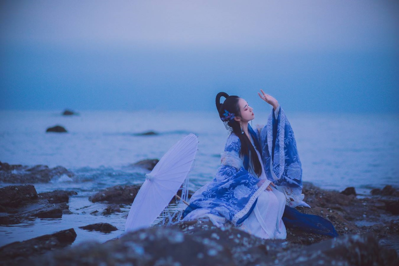 [YITUU艺图语] 2022.03.09 海韵 秋哒哒- [26P/538MB]