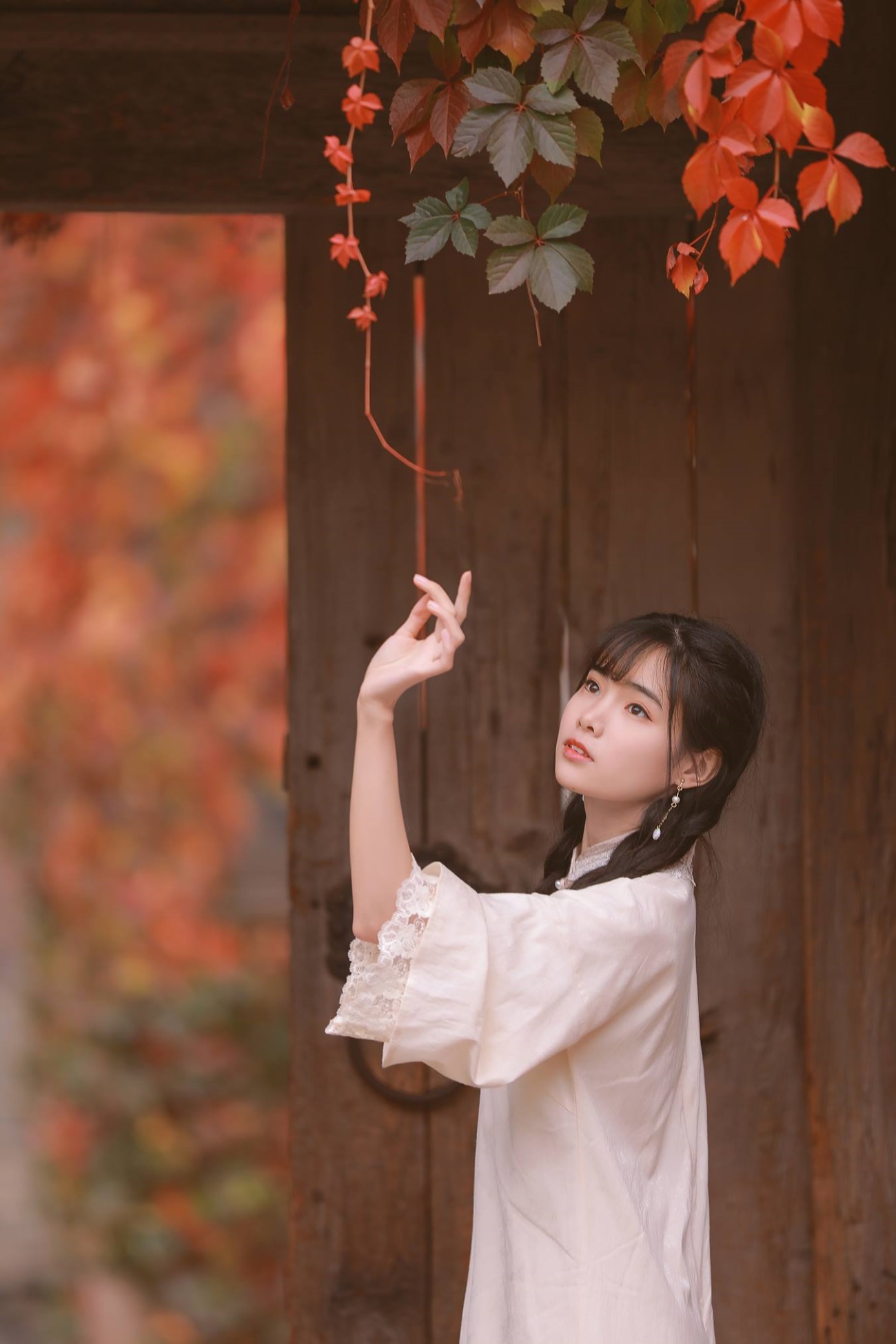 [YITUU艺图语] 2022.03.17 我与春风皆过客，你携秋水揽星河 一颗蒲桃树 [31P/215MB]