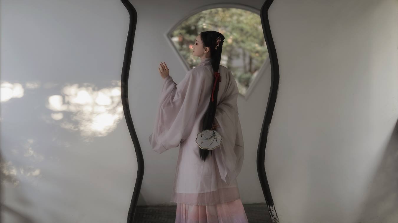 [YITUU艺图语] 2022.03.28 相思意 云之是小狐狸吖 [30P/628MB]