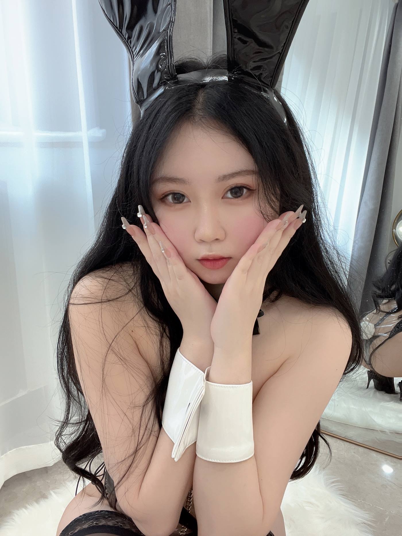 蜜桃少女是依酱呀  bunny girl[34P/4V/234MB]