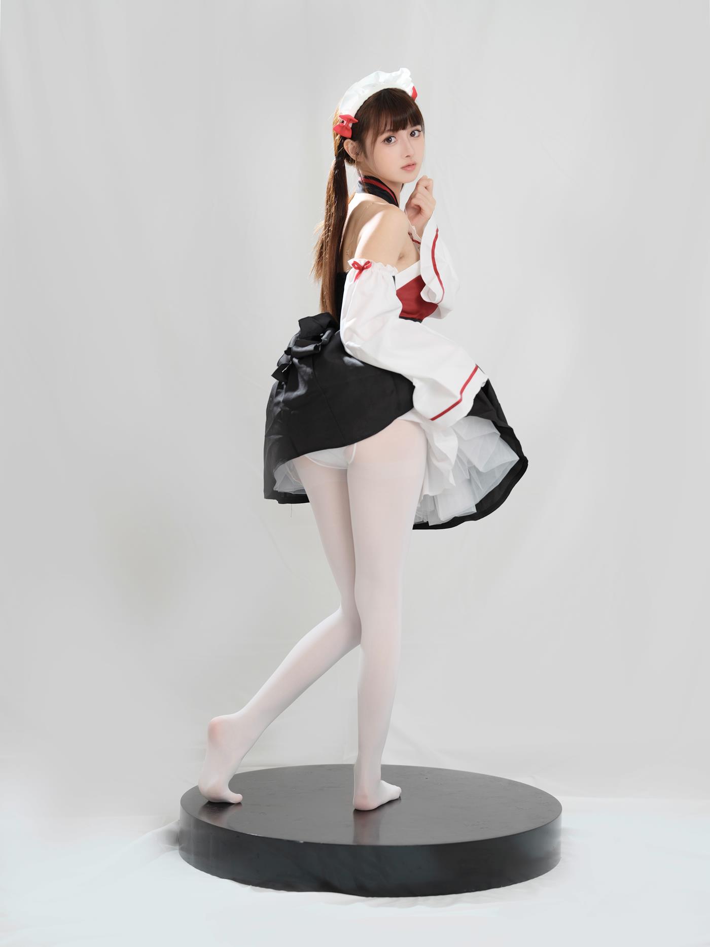 河豚抚子 红衣小女仆 [25P/72MB]