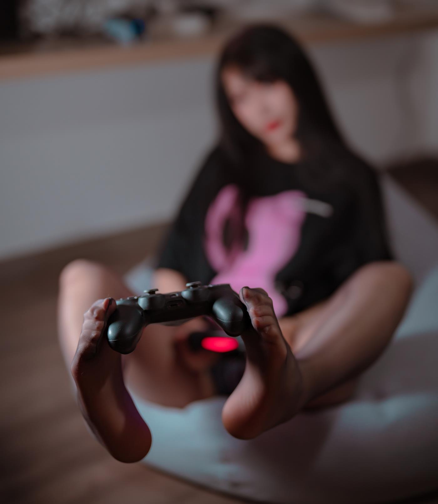 轩萧学姐 游戏时间 [31P/90MB]