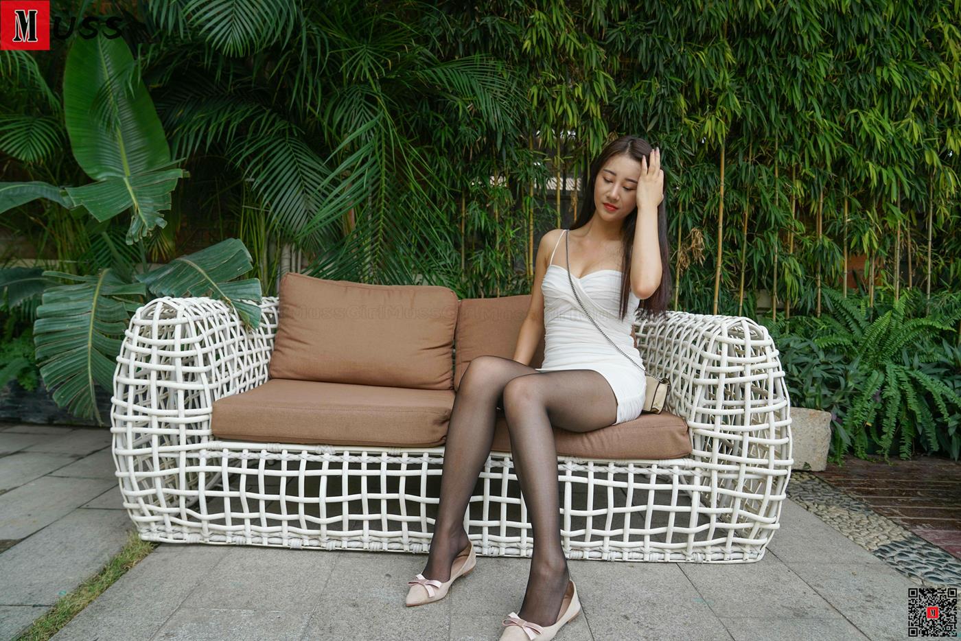 [MussGirl慕丝女郎]NO.404 牛仔服与长椅B[55P/104MB]