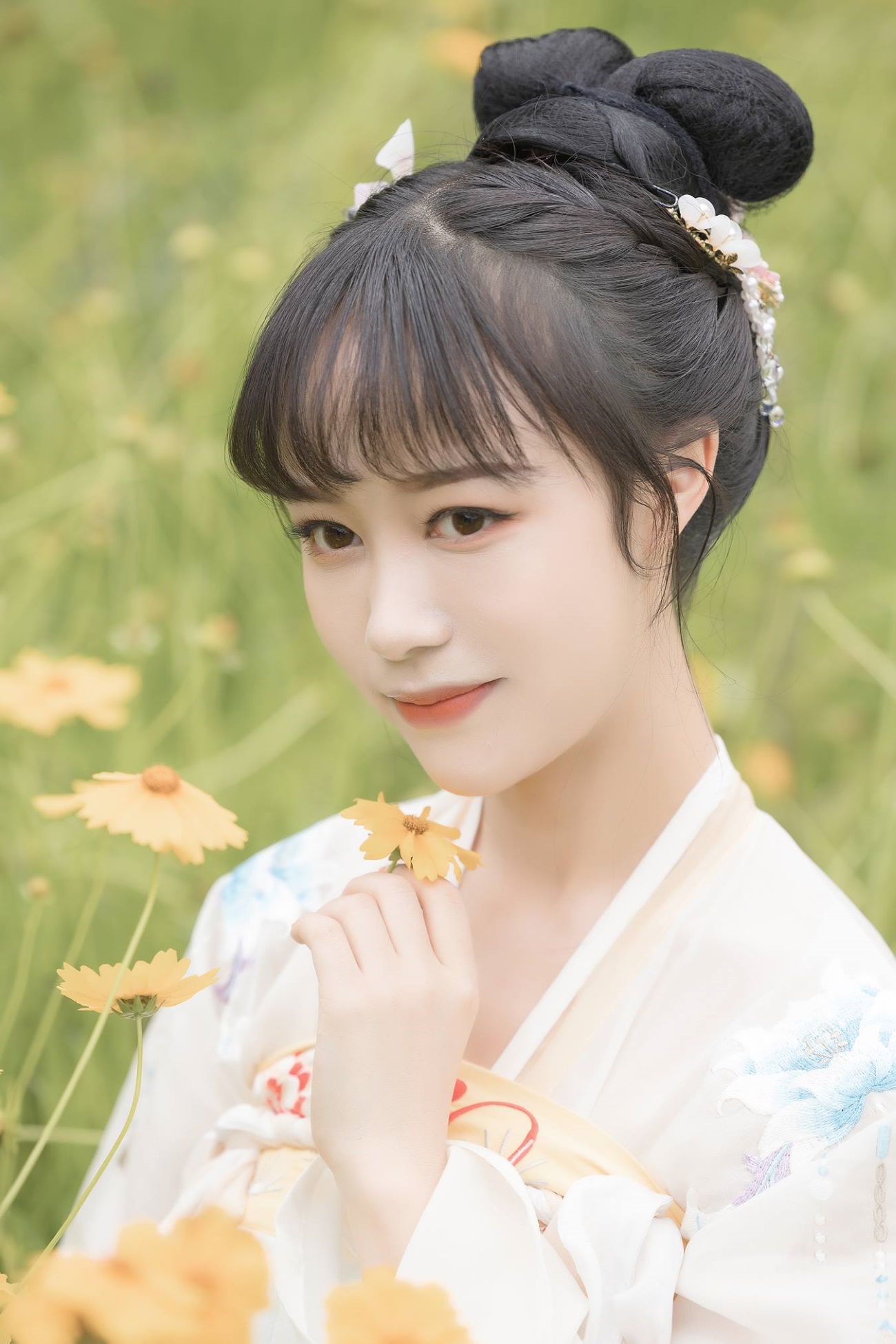 [YITUU艺图语] 2022.04.01 小花花 梨一依 [43P/510MB]