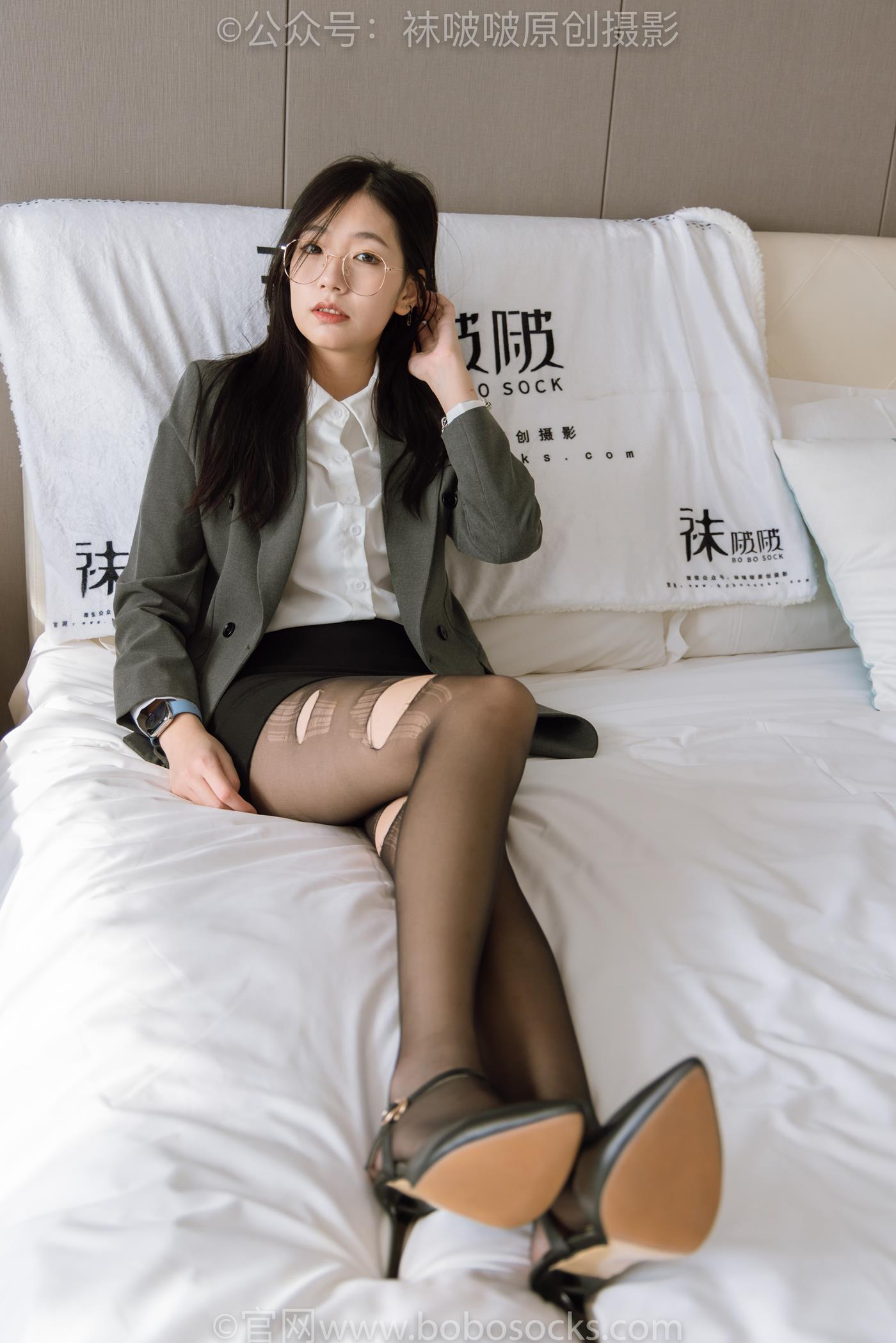 [BoBoSocks袜啵啵]NO.179 小甜豆-OL制服、高跟鞋、黑丝、撕丝袜剧情[140P/1V/6.49GB]