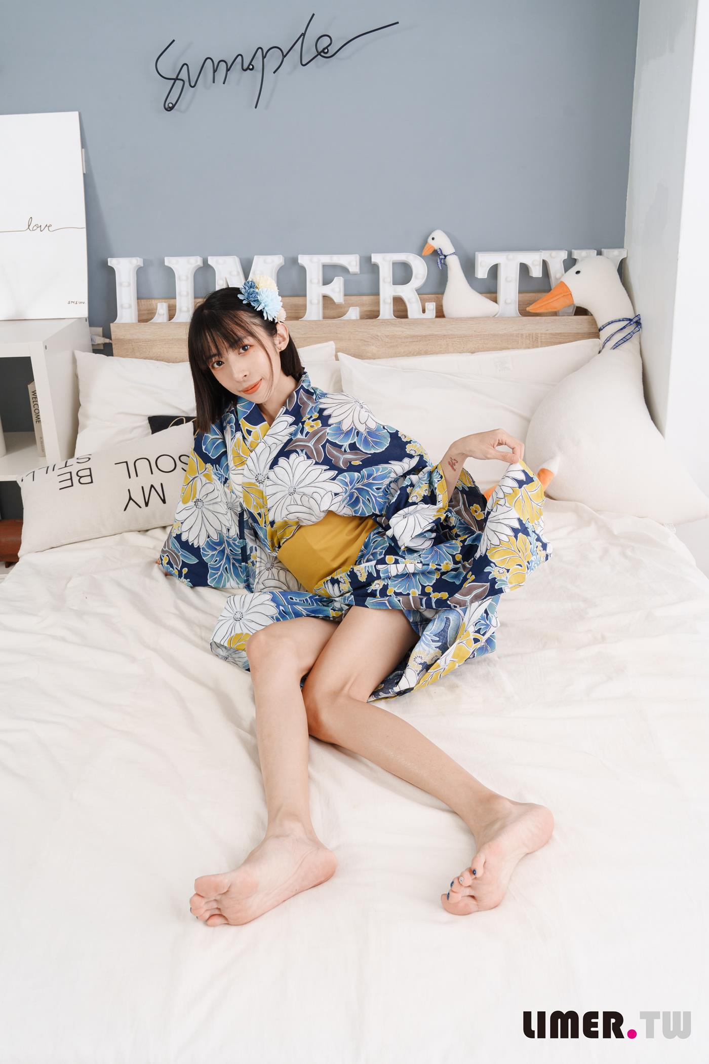 Limerence原创 NO.042 日本妹子子 超敏感脚脚初次被TK[160P/1V/4.86GB]