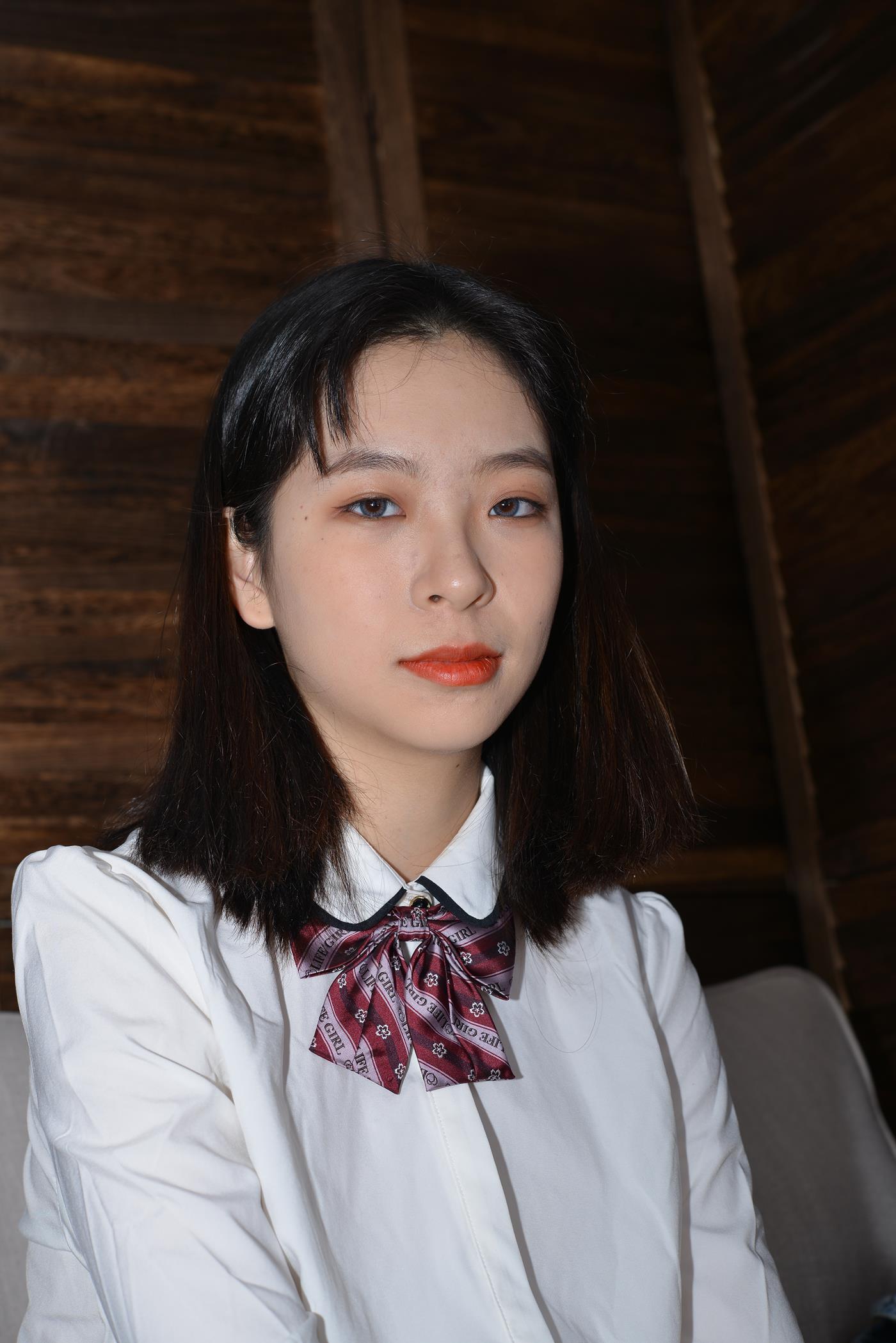 [Sexy Asian Girls Feet] No.015 美女YIYI性感的40码大脚丫（肉丝凉高） [103P/1464M]