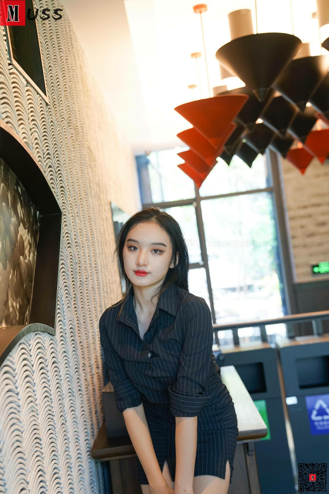 [MussGirl慕丝女郎]NO.409 职业短裙[92P/193MB]