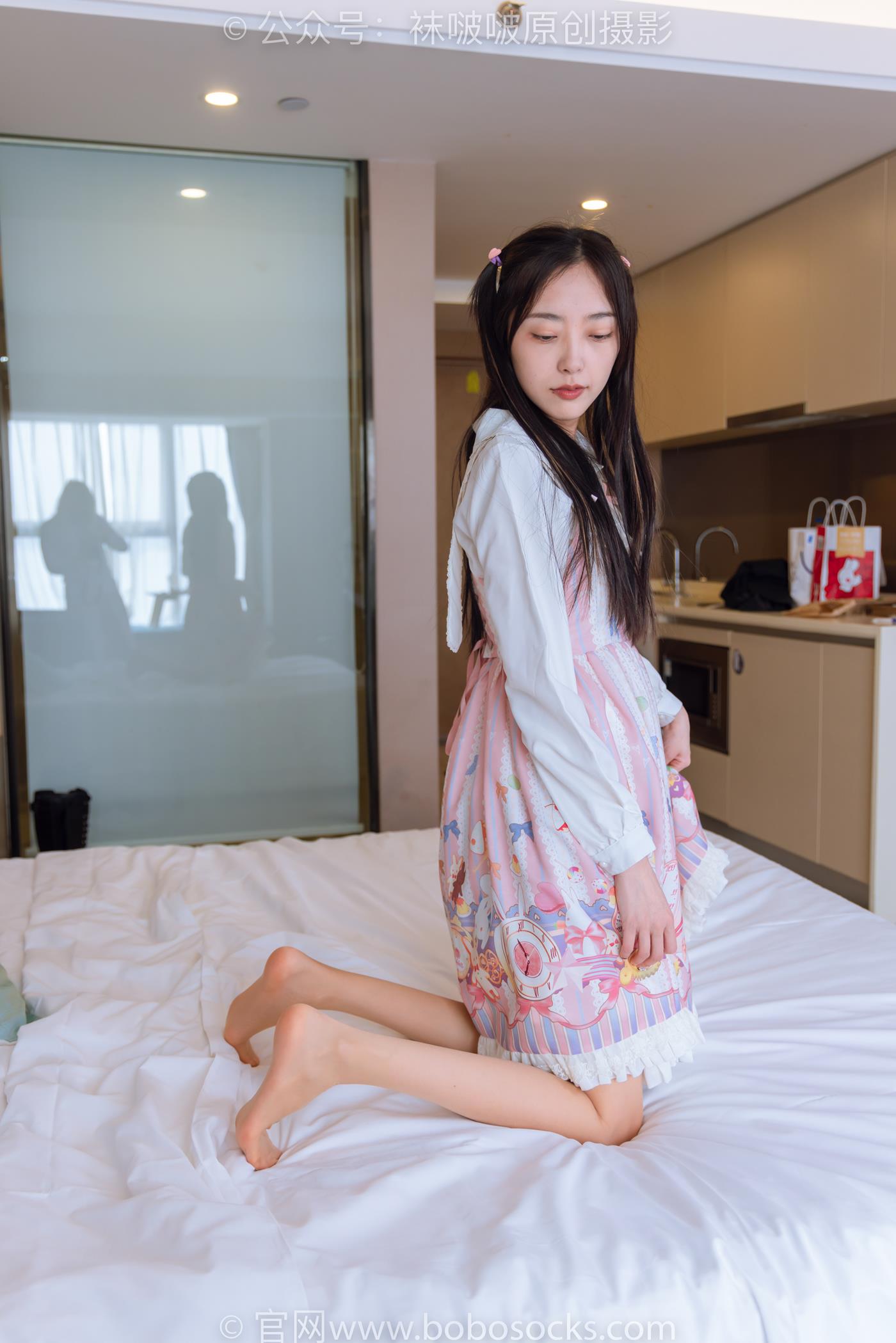 [BoBoSocks袜啵啵]NO.187 稚予-Lolita裙、白皮鞋、肉丝[140P/1V/5.64GB]