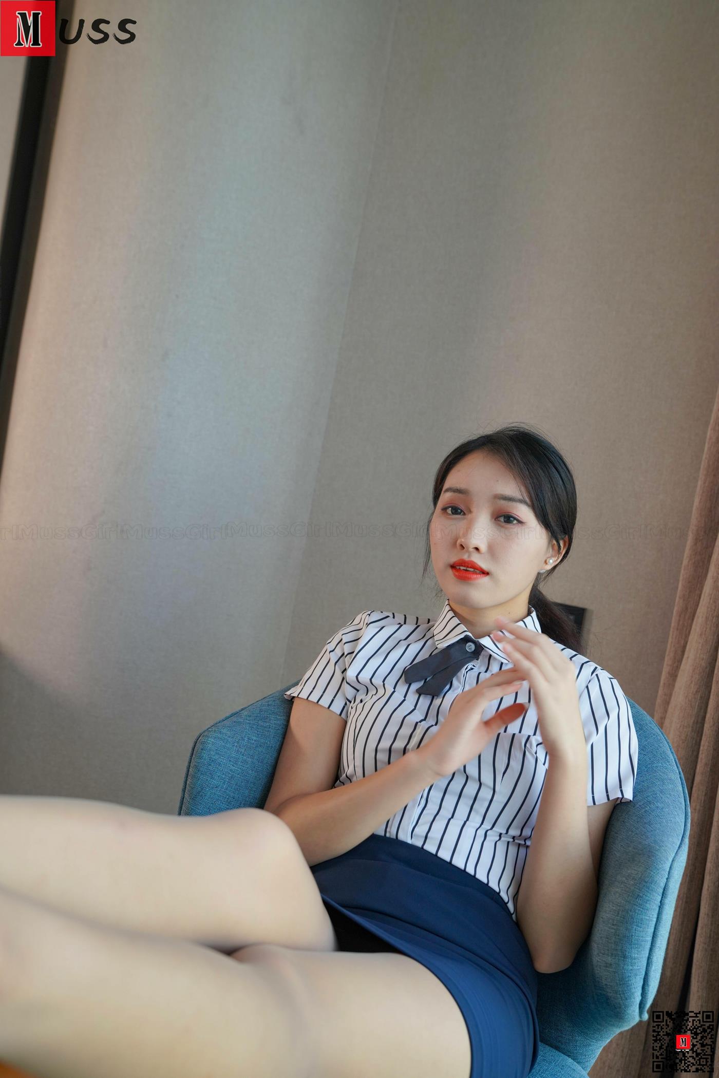 [MussGirl慕丝女郎]NO.406 街边卡车白裙黑丝B[76P/88.2MB]