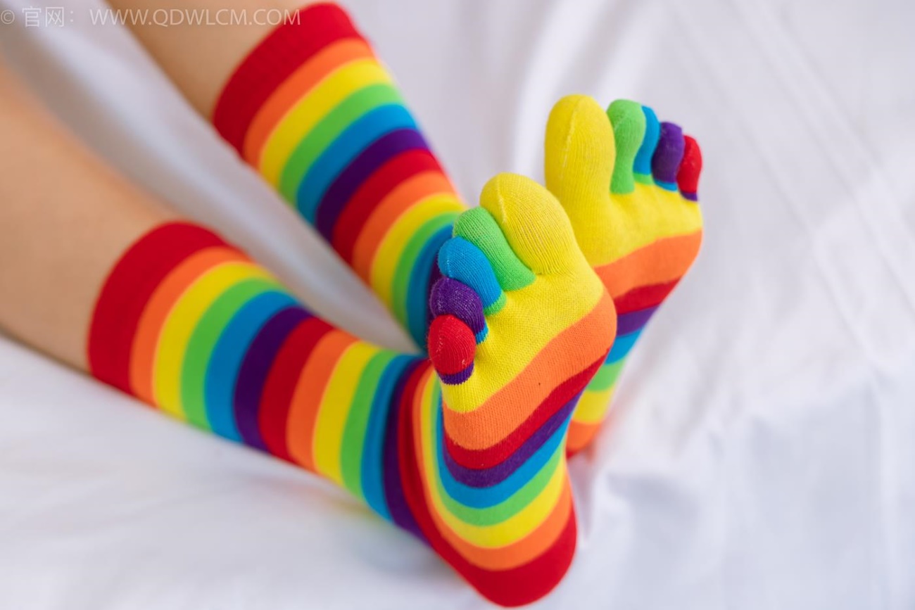 物恋传媒 NO.1453 岚岚-雨后彩虹[148P/1V/3.89GB]