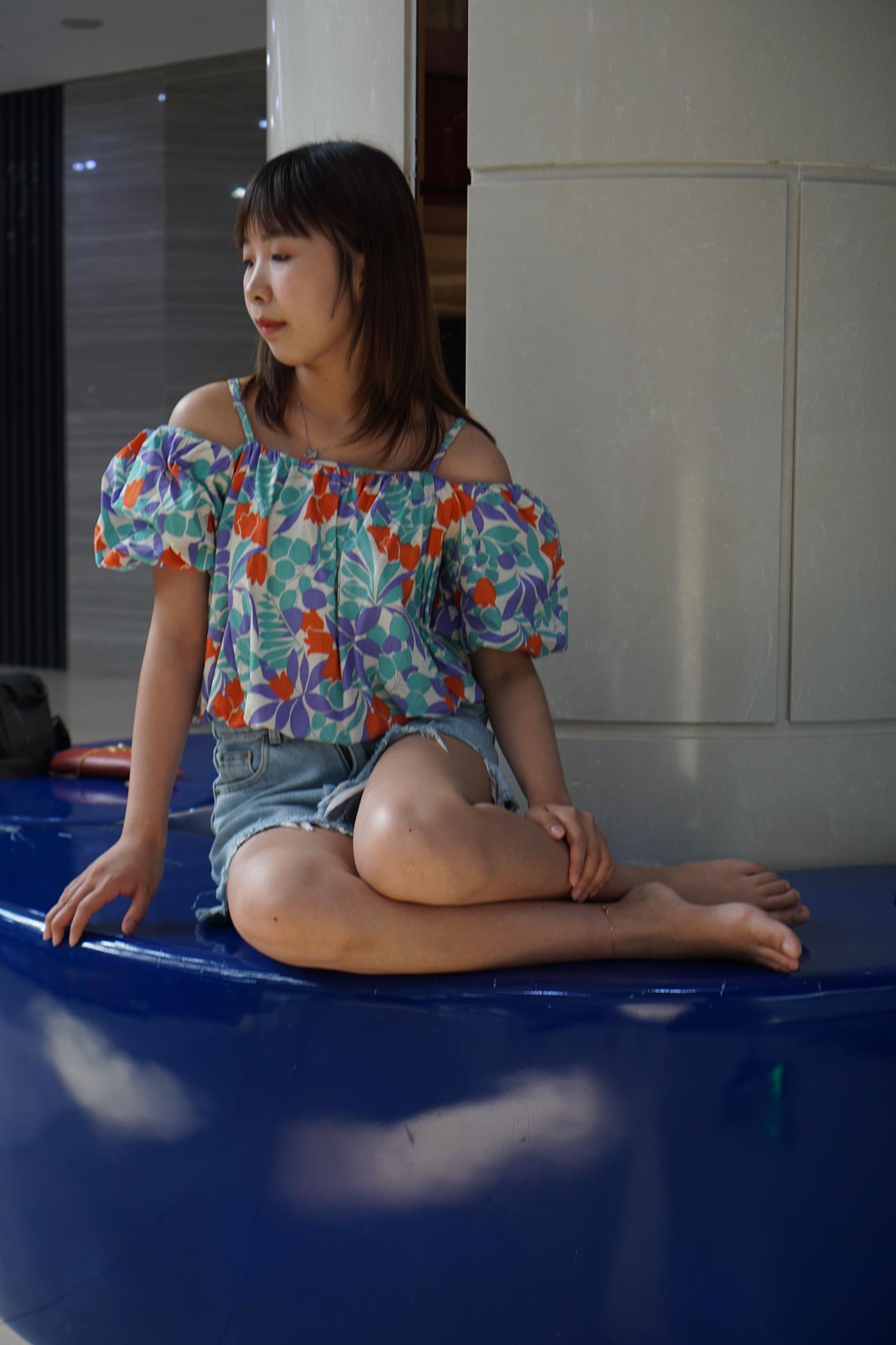 [Pary学生模拍] No.039 小燕的37码美jiao [77P/349MB]