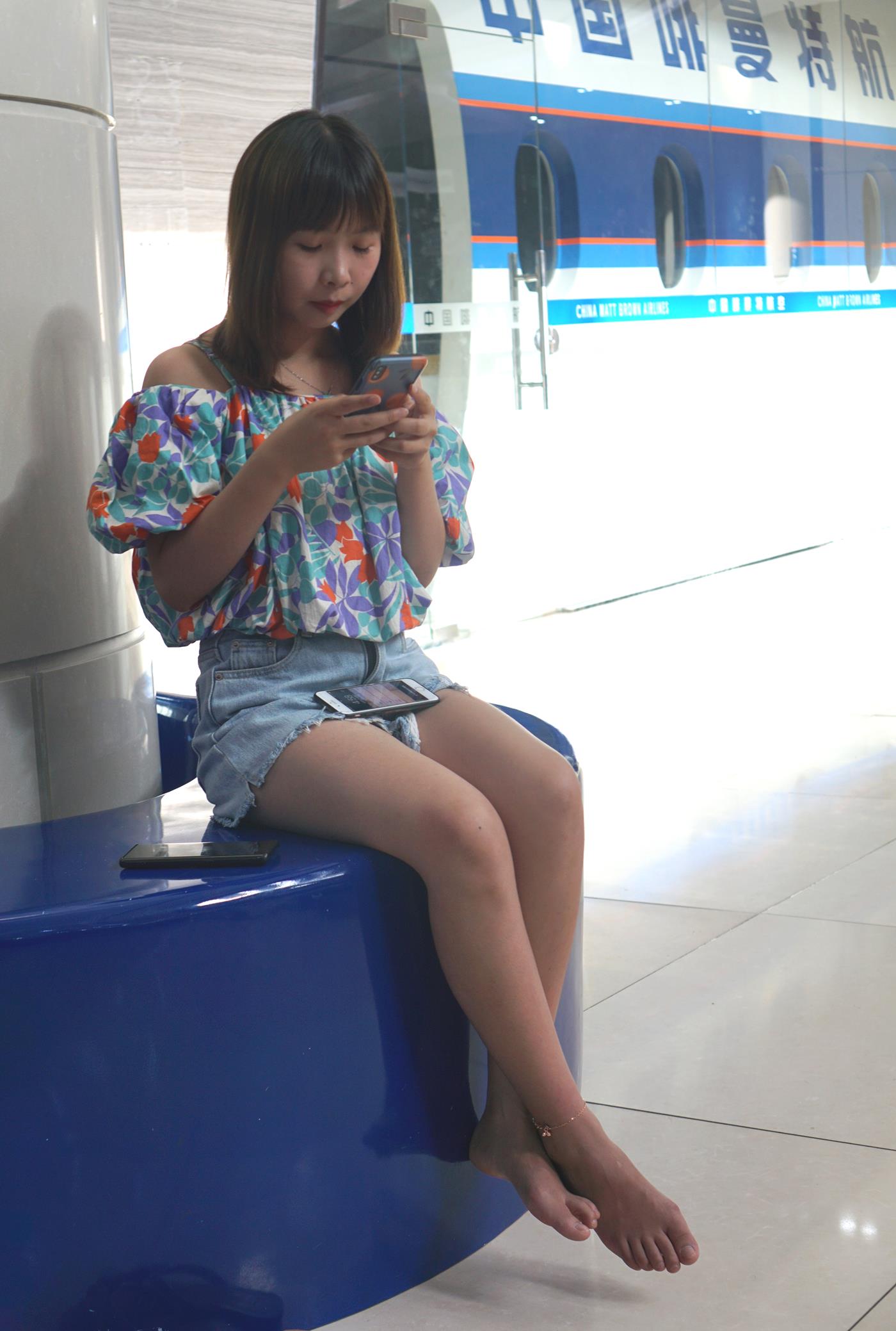 [Pary学生模拍] No.039 小燕的37码美jiao [77P/349MB]