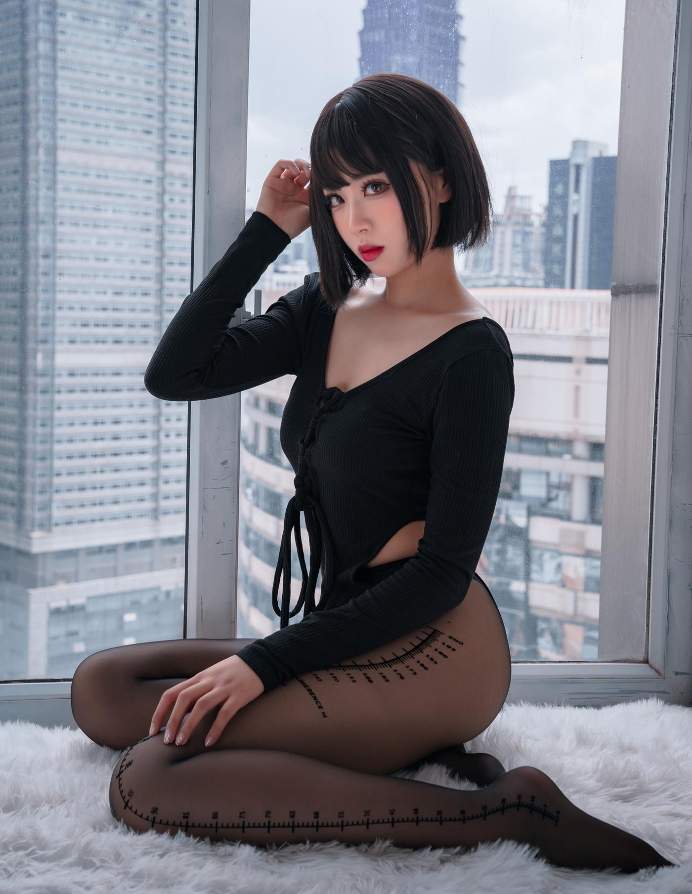 网紅Coser@轩萧学姐  量个腰围 [32P/49MB]