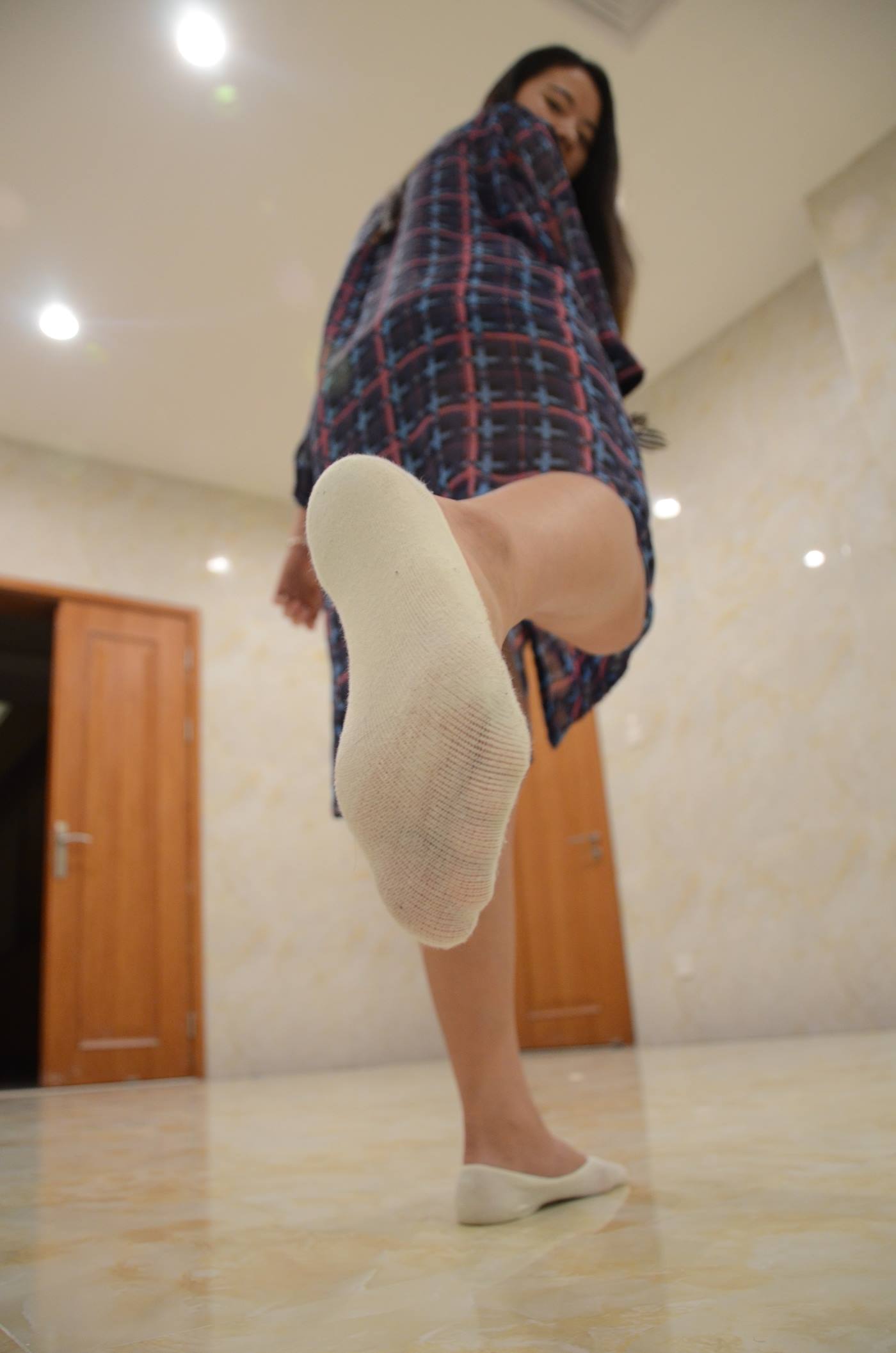 [战前女神] 美腿镁足精品摄影套图 124 [133P/265MB]