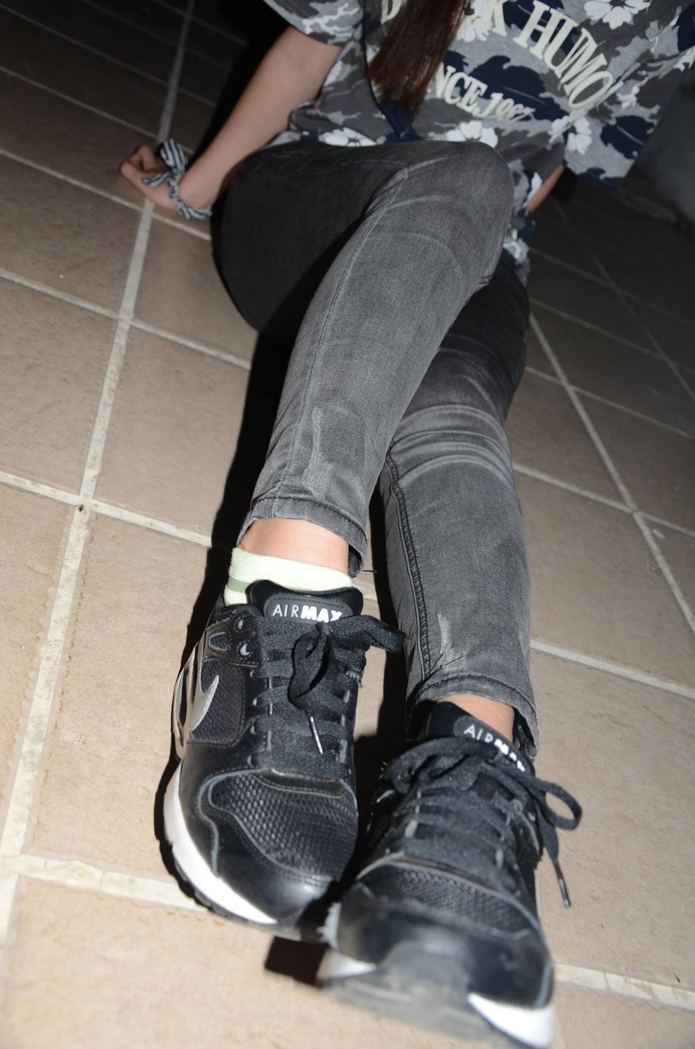 [战前女神] 美腿镁足精品摄影套图 119 [87P/100MB]