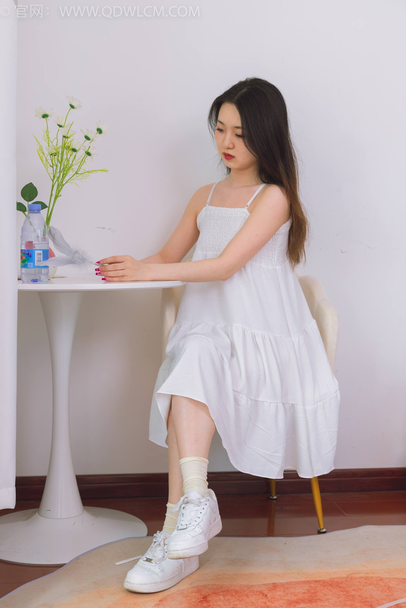 物恋传媒 NO.1492 文文-白日云朵[150P/1V/3.72GB]