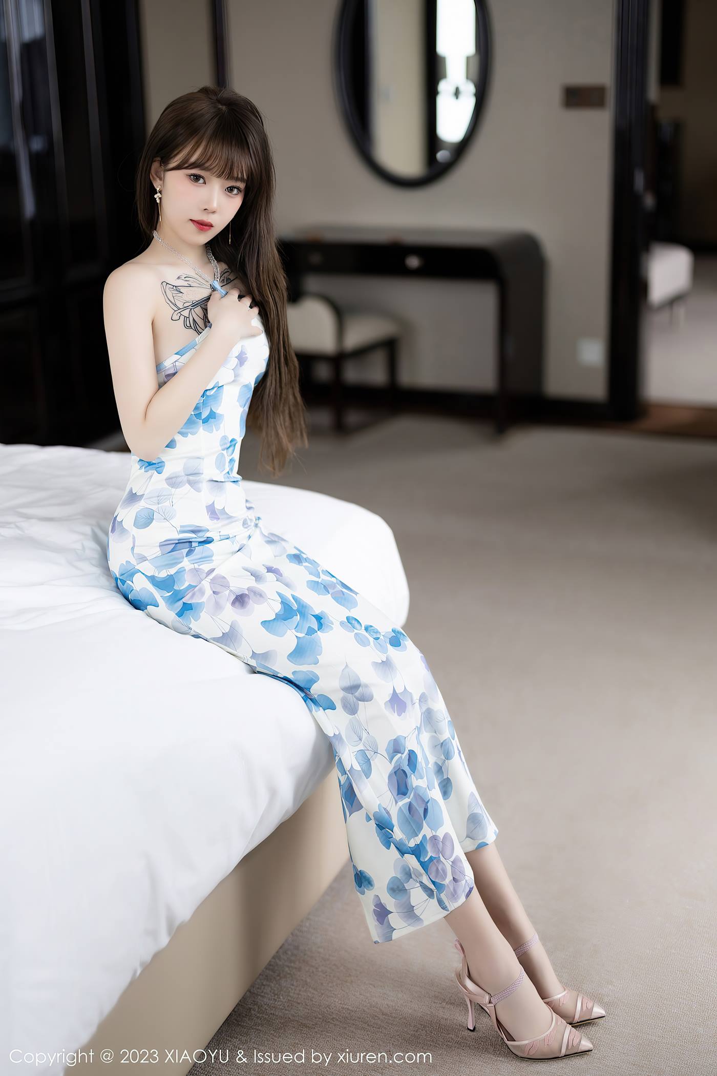 [XIAOYU语画界] 2023.03.14 VOL.985 奶瓶. 长裙美腿[85P/622MB]