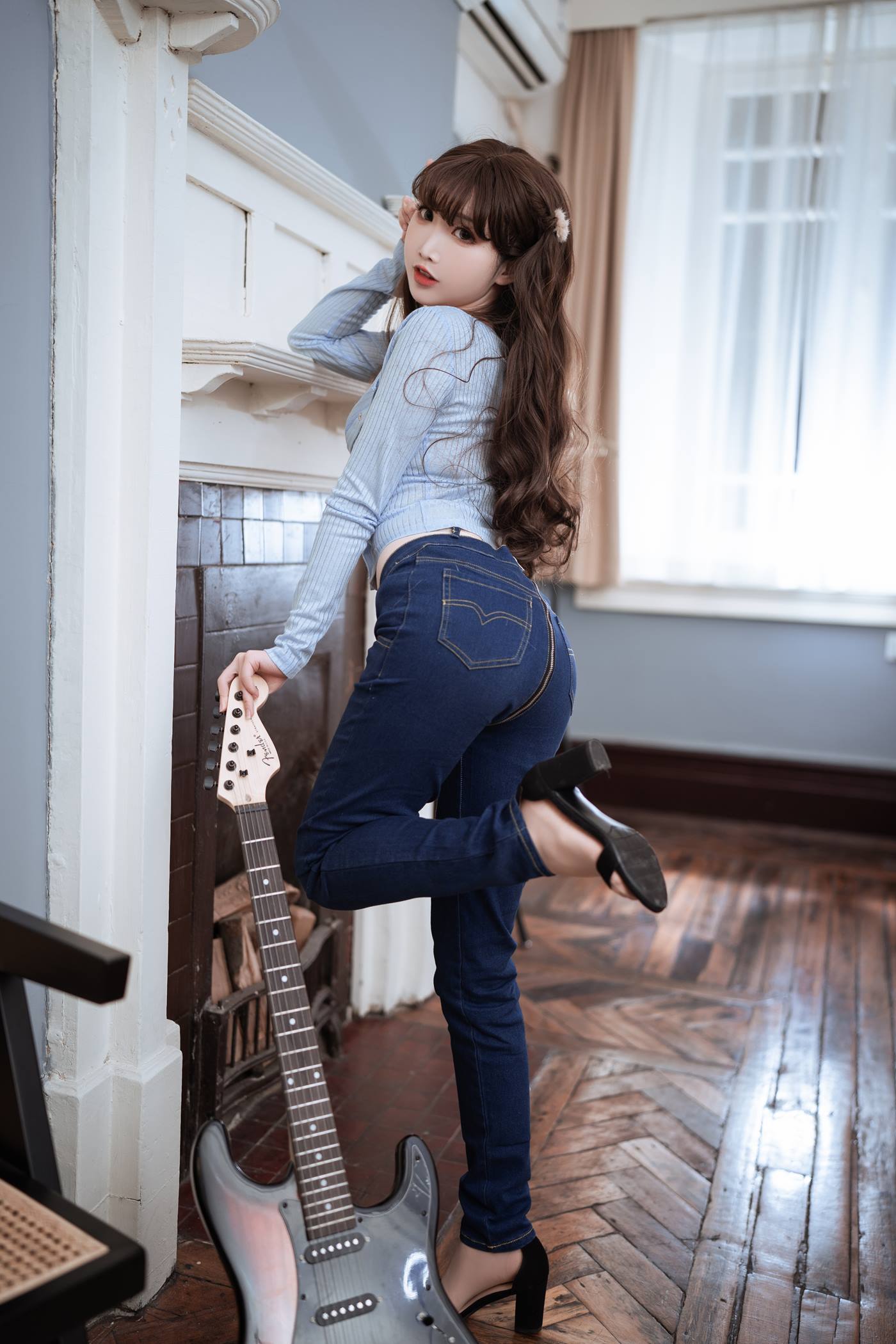 可爱人气Coser面饼仙儿 吉他妹妹牛仔裤 [27P/279MB]