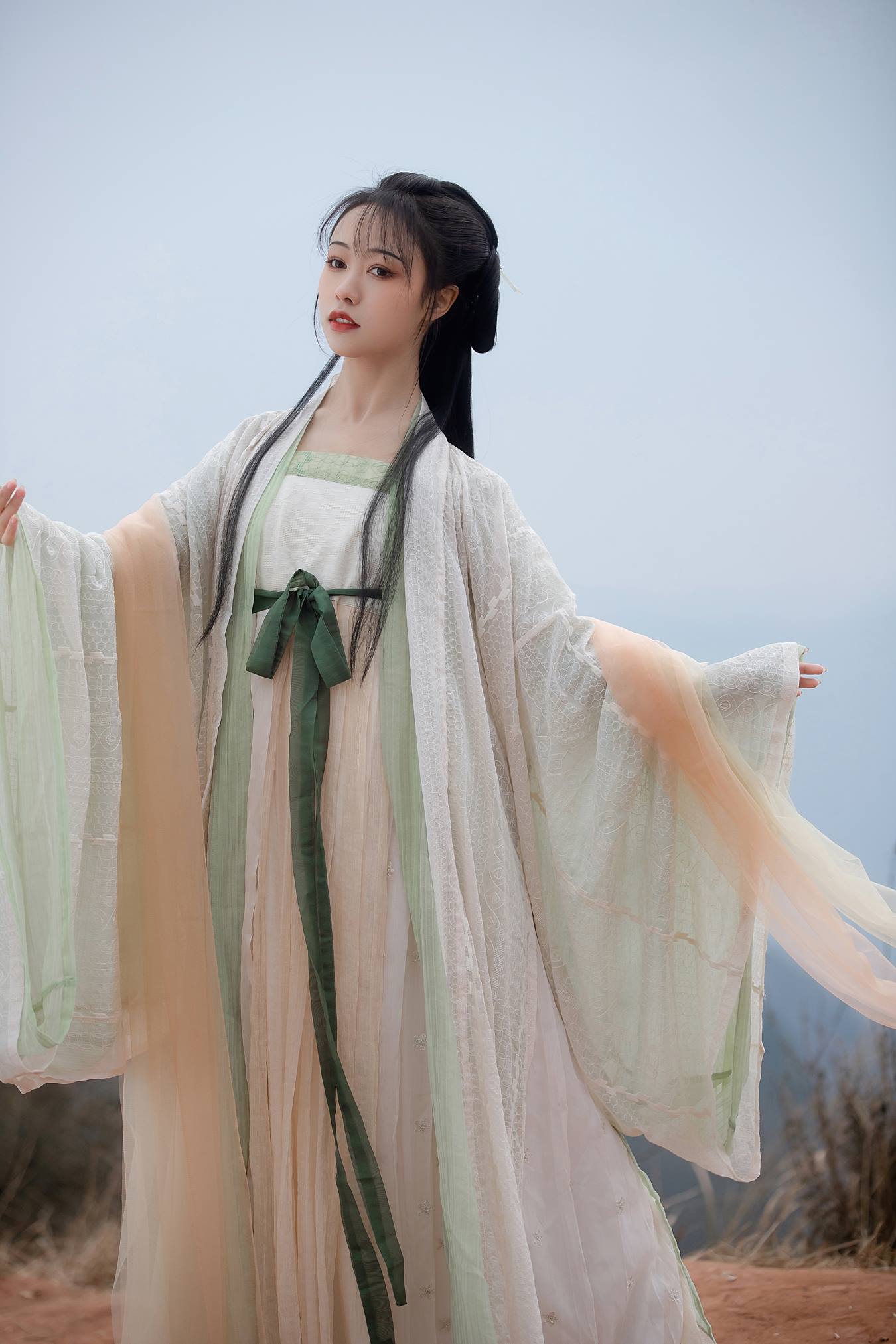 [YITUU艺图语] 2022.04.03 山雾 梨一依 [23P/279MB]