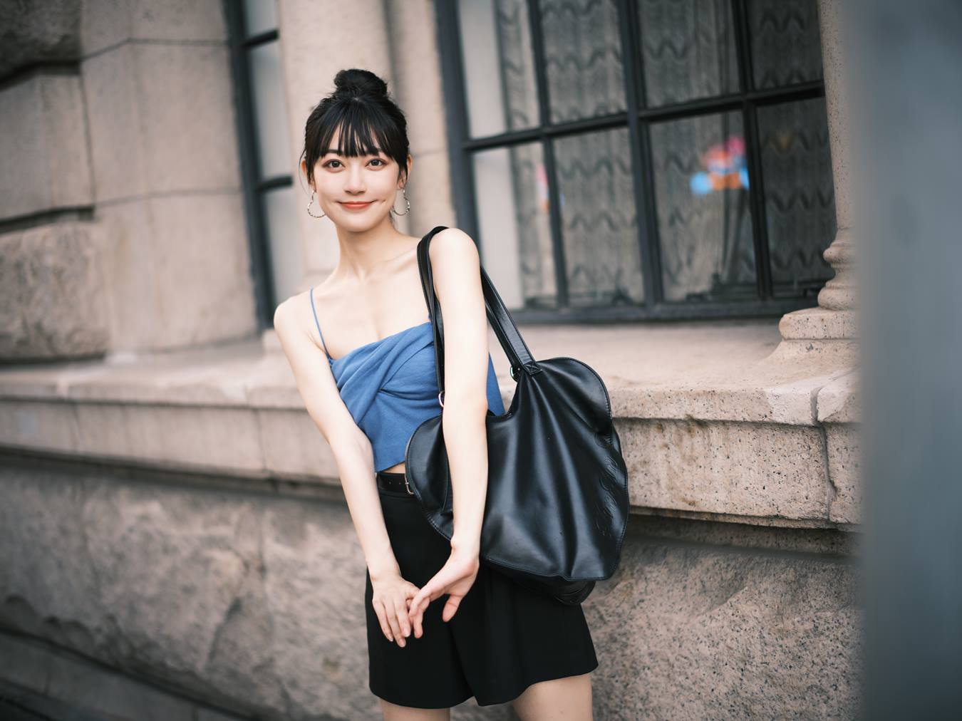 [YITUU艺图语] 2022.04.13 外滩一日游 飞鸟咕咕- [24P/508MB]