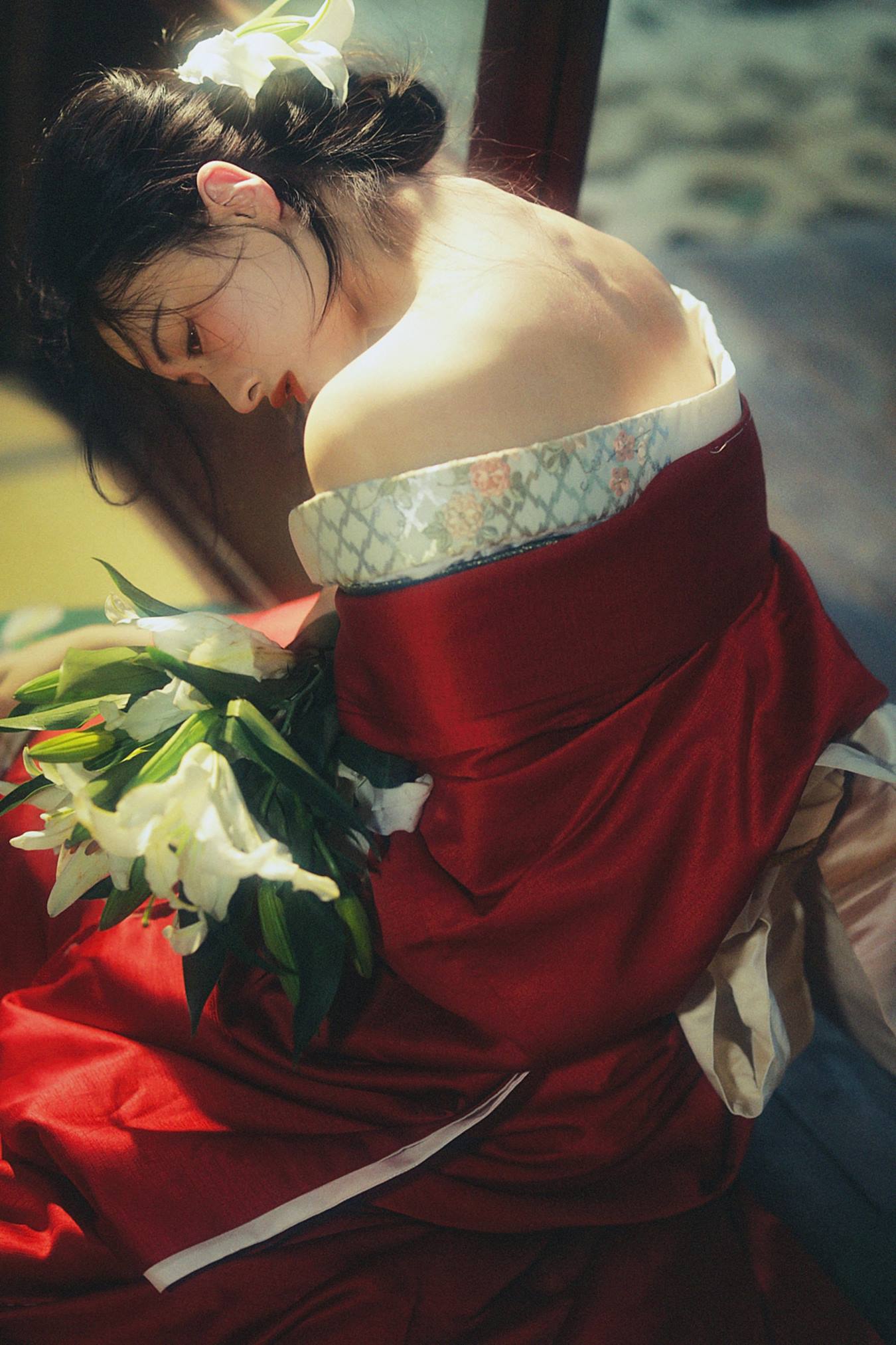 [YITUU艺图语] 2022.04.17 百合 相泽希子 [20P/344MB]