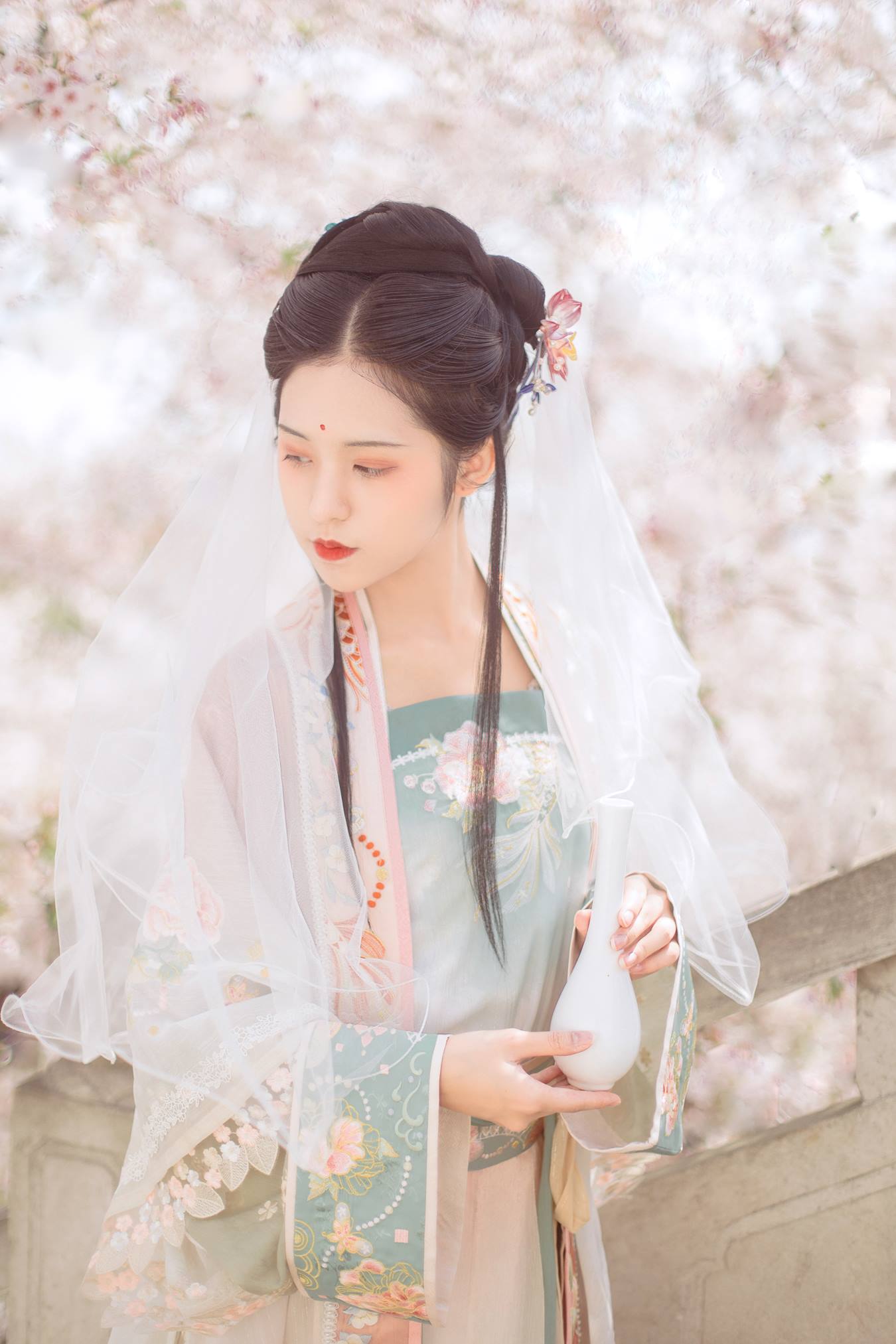 [YITUU艺图语] 2022.04.18 春日宴 沐槿cutie [31P/177MB]