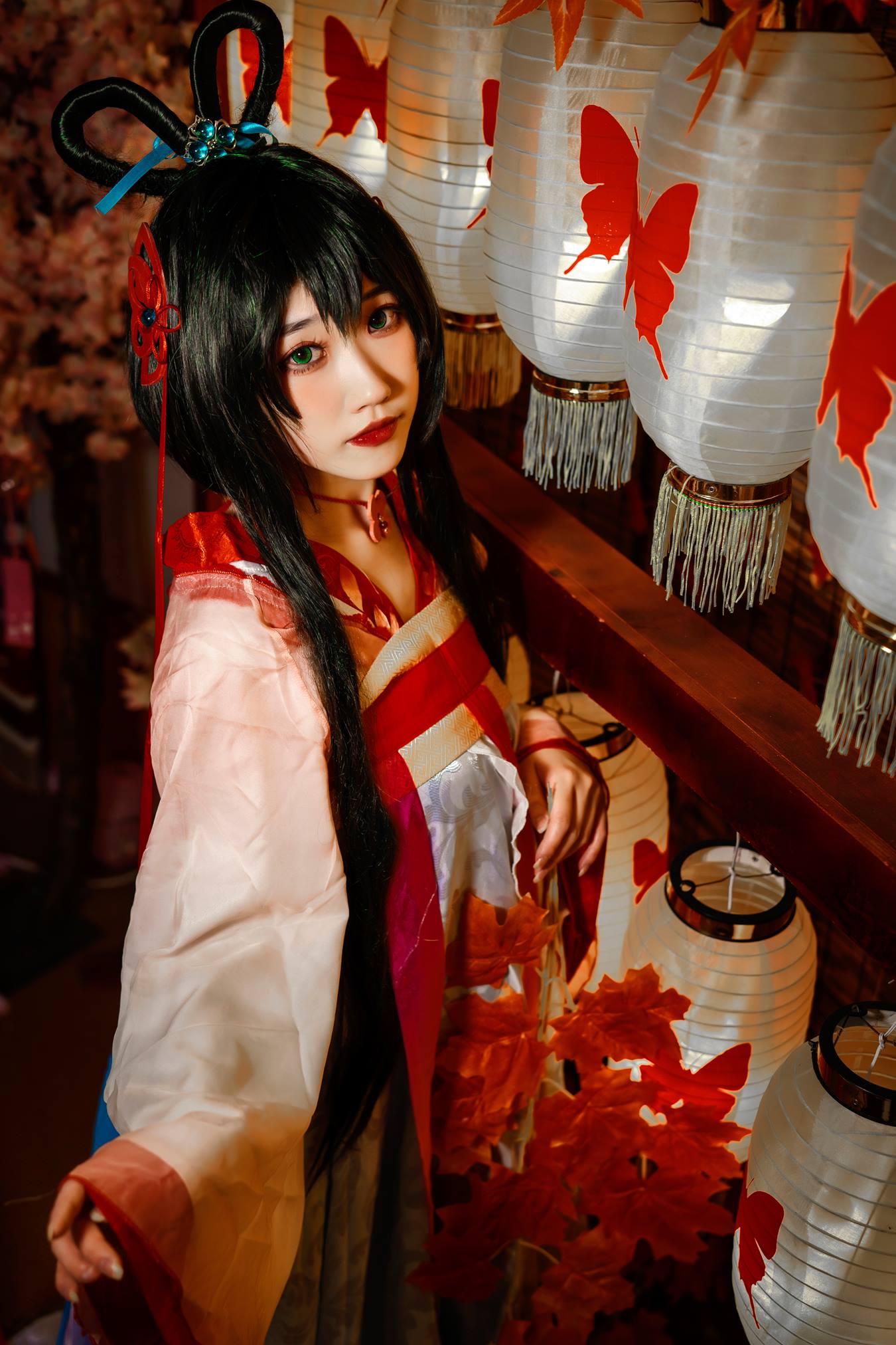 [YITUU艺图语] 2022.04.04 洛天依忆红莲 摇光 [27P/370MB]