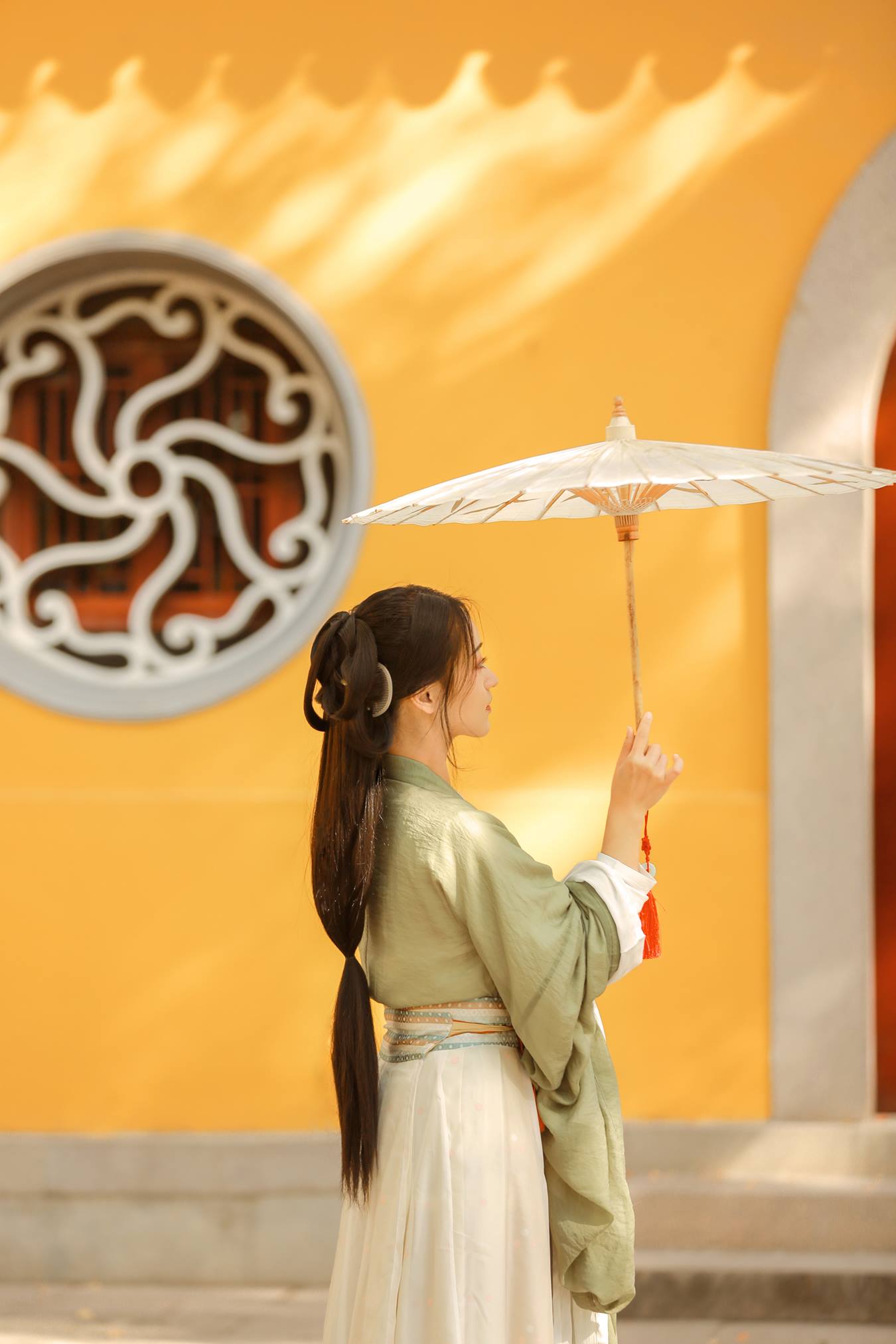 [YITUU艺图语] 2022.04.19 一笑千场醉，浮生任白头 南斋 [26P/129MB]