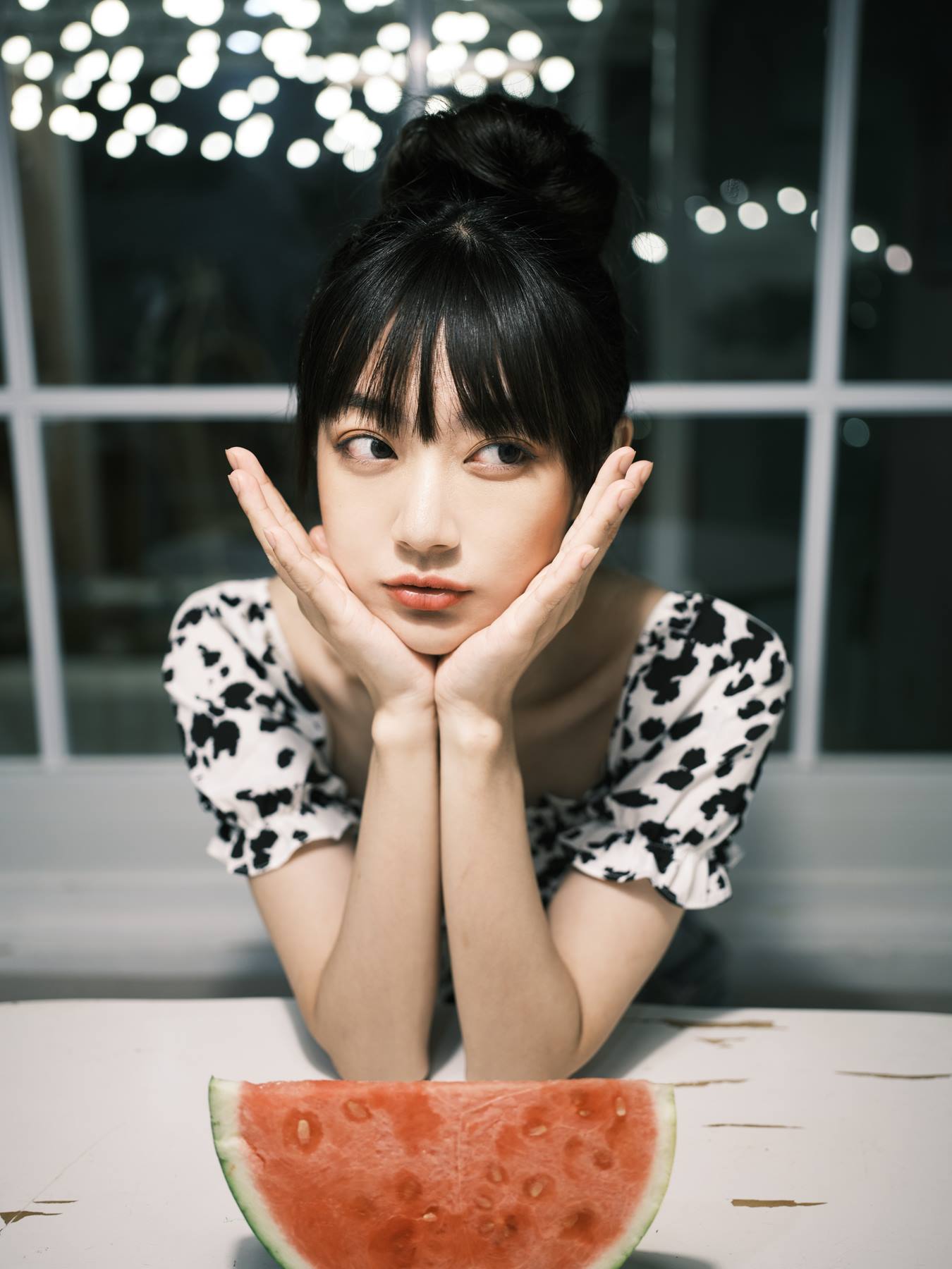 [YITUU艺图语] 2022.04.11 厨房吃瓜 飞鸟咕咕- [31P/300MB]