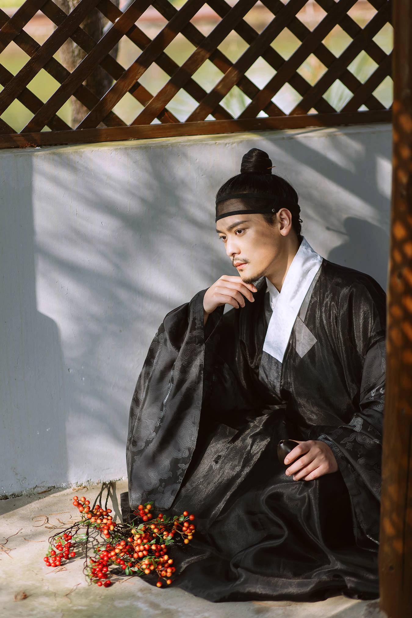 [YITUU艺图语] 2022.04.22 湖隐 庄翰_Roya [18P/142MB]