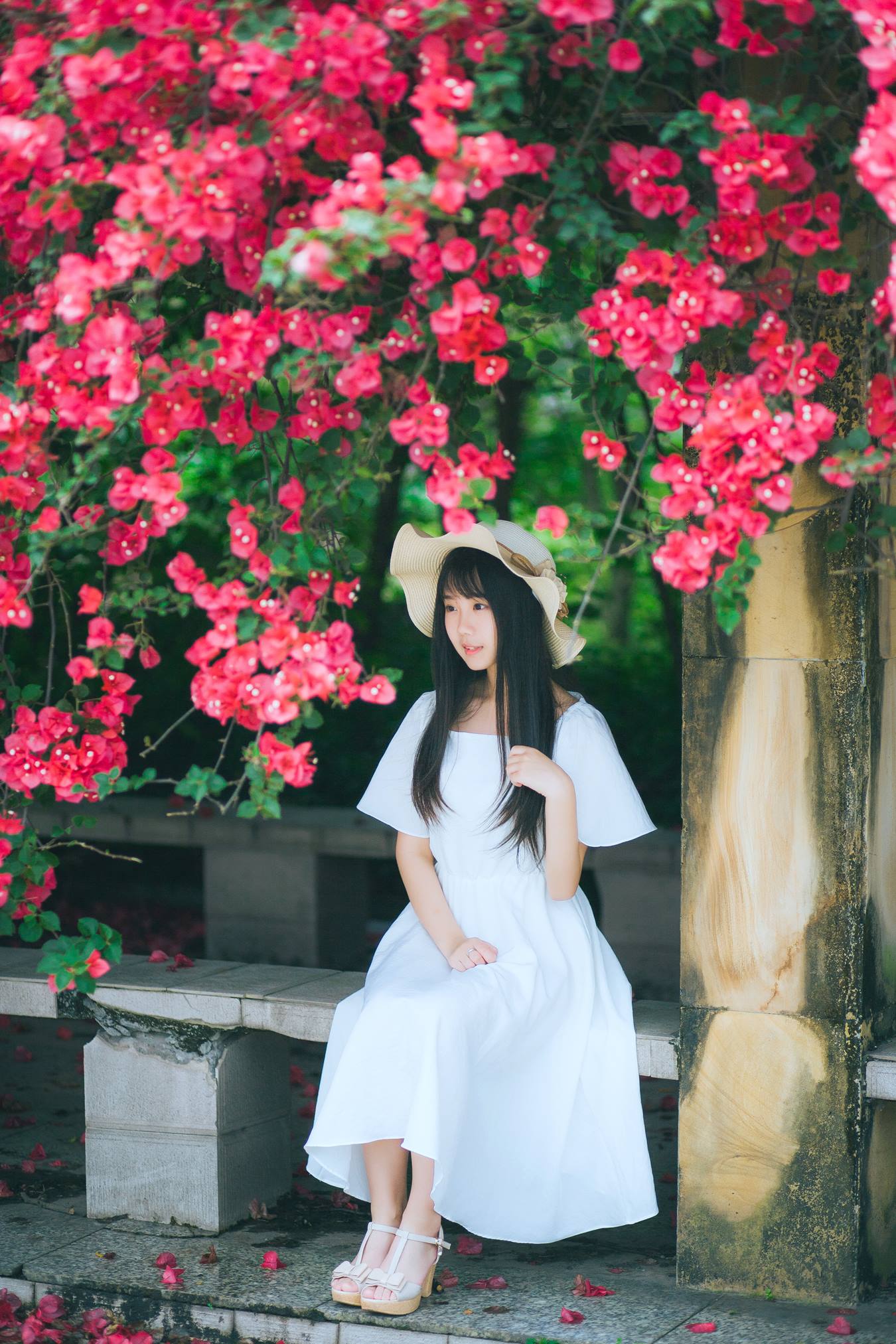 [YITUU艺图语] 2022.04.21 花和那姑娘 紫卿 [23P/475MB]