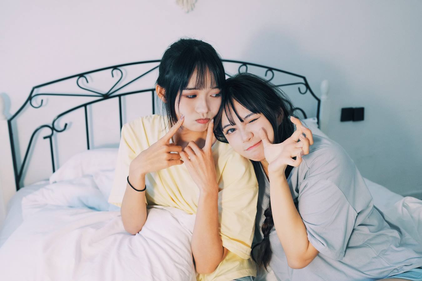 [YITUU艺图语] 2022.04.19 姐妹成对，快乐加倍 贰加六 [23P/87MB]