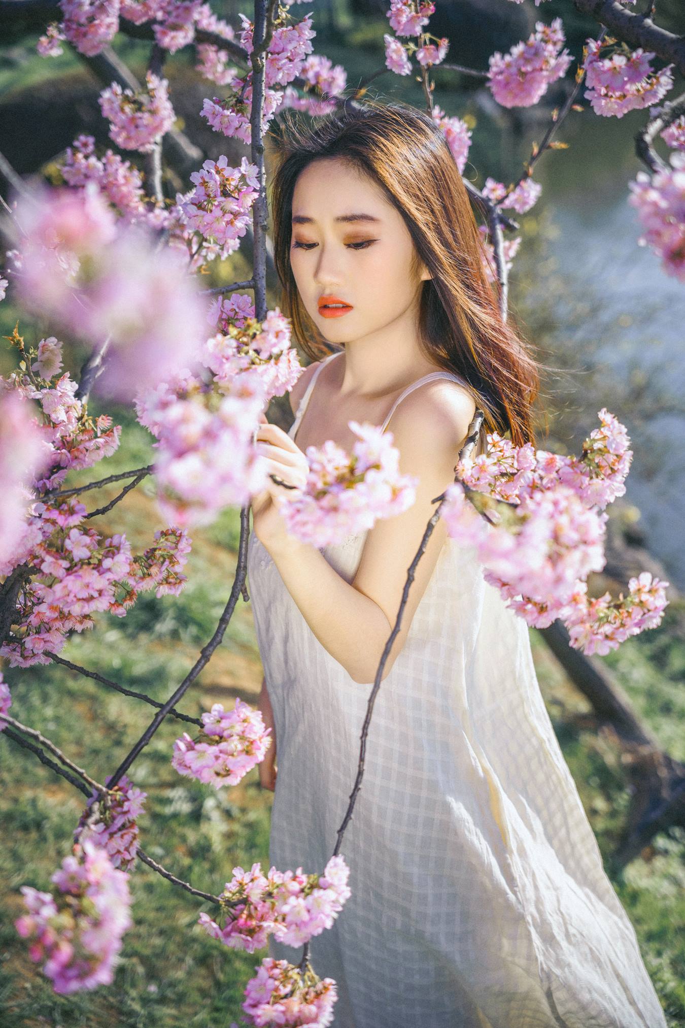 [YITUU艺图语] 2022.04.20 樱花物语 乐乐 [22P/360MB]