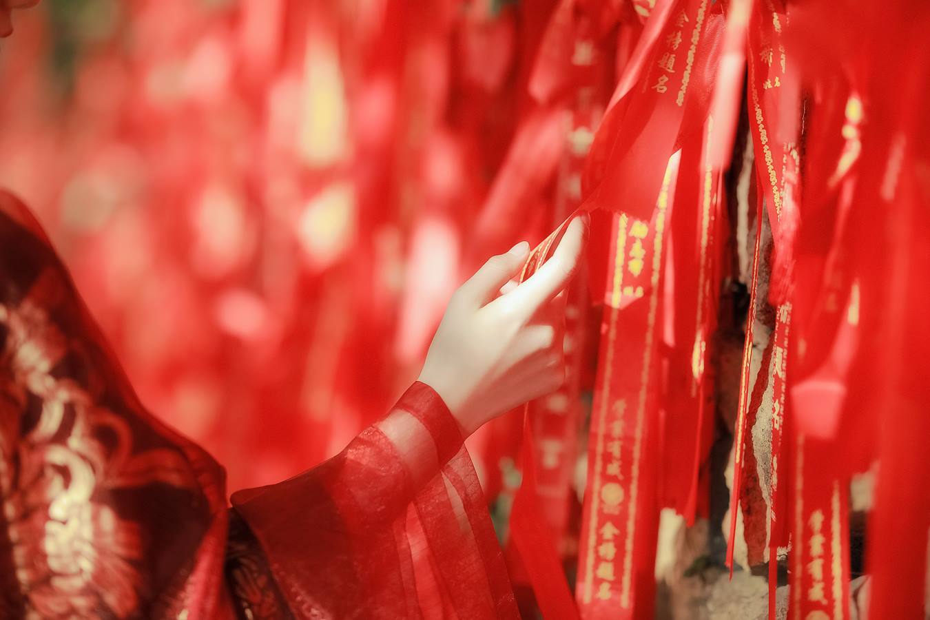 [YITUU艺图语] 2022.04.07 剑破山河 云之是小狐狸吖 [22P/633MB]