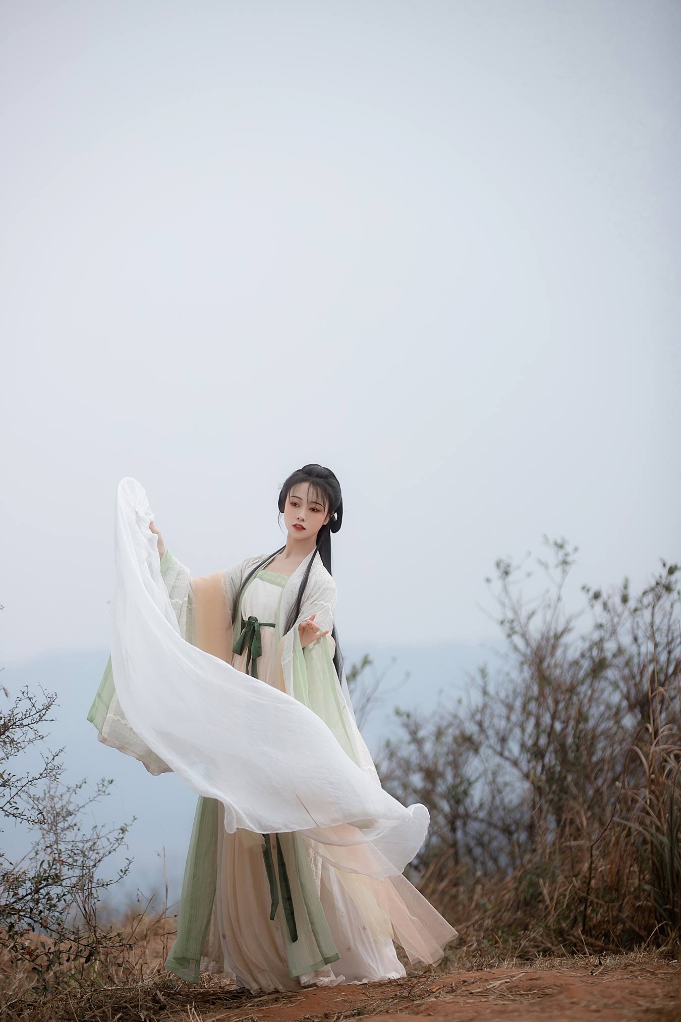 [YITUU艺图语] 2022.04.03 山雾 梨一依 [23P/279MB]