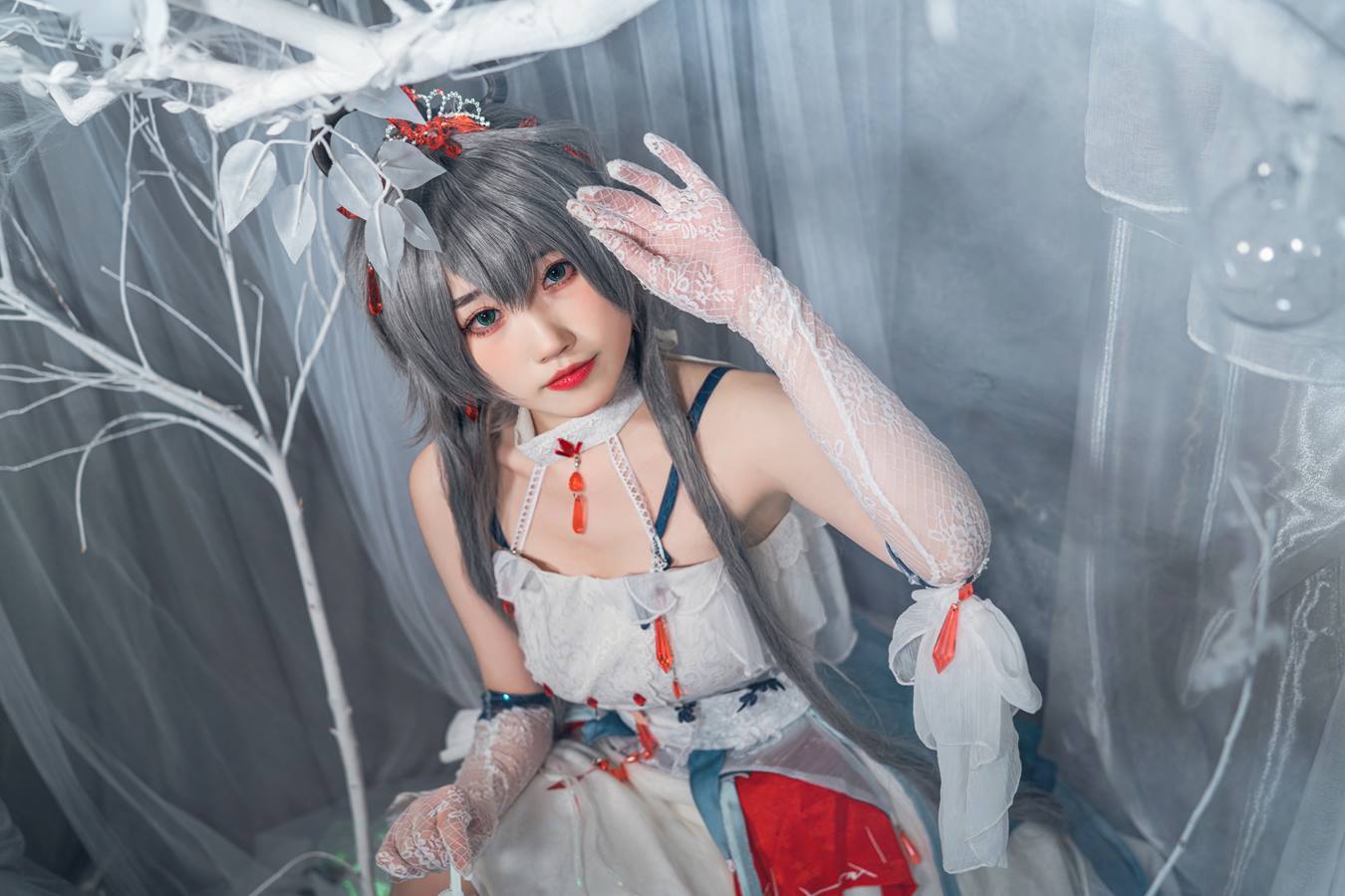 [YITUU艺图语] 2022.04.06 洛天依红雨冠 摇光 [27P/478MB]