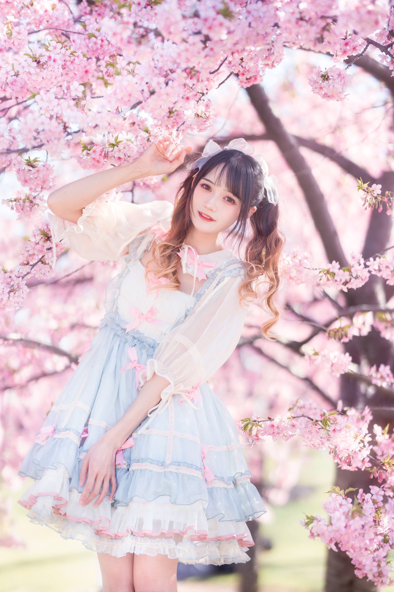 [YITUU艺图语] 2022.04.17 粉色春天 兔子Zzz不吃胡萝卜 [24P/130MB]