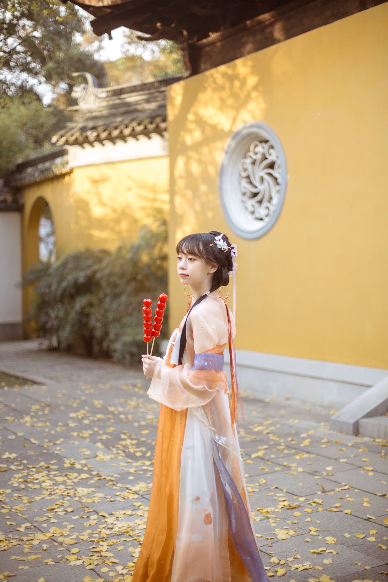 [YITUU艺图语] 2022.04.21 豆蔻 False-5 [24P/141MB]