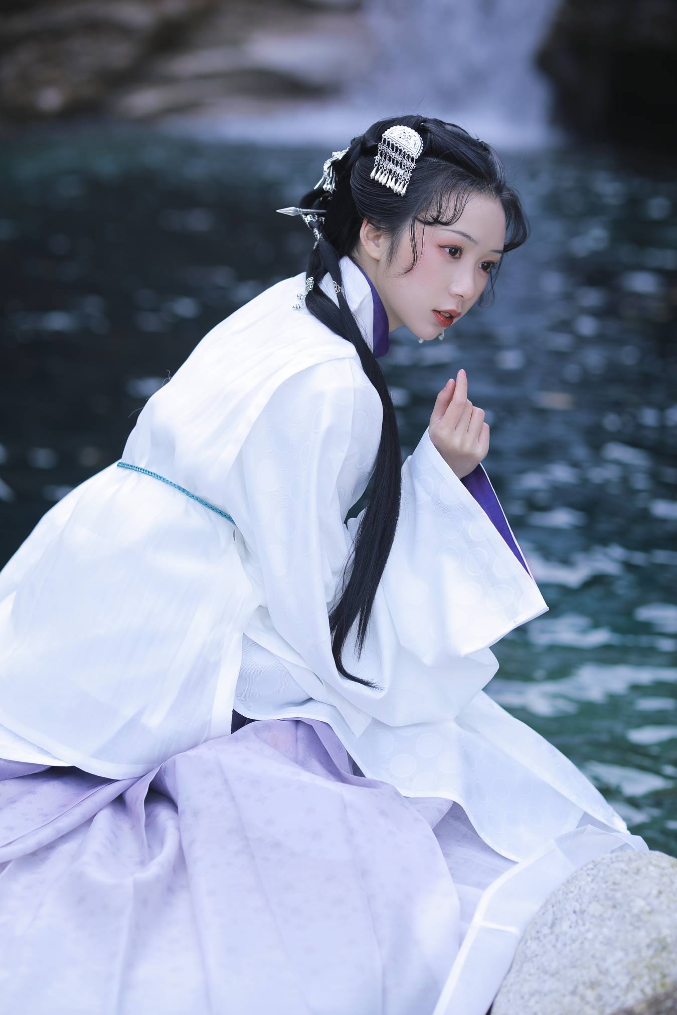 [YITUU艺图语] 2022.04.21 枕石听泉 槐枝- [27P/383MB]