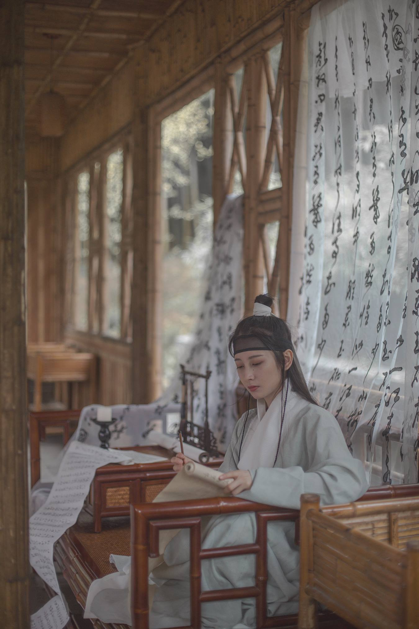 [YITUU艺图语] 2022.04.04 空山松子落，幽人应未眠 五月的三花猫 [28P/168MB]