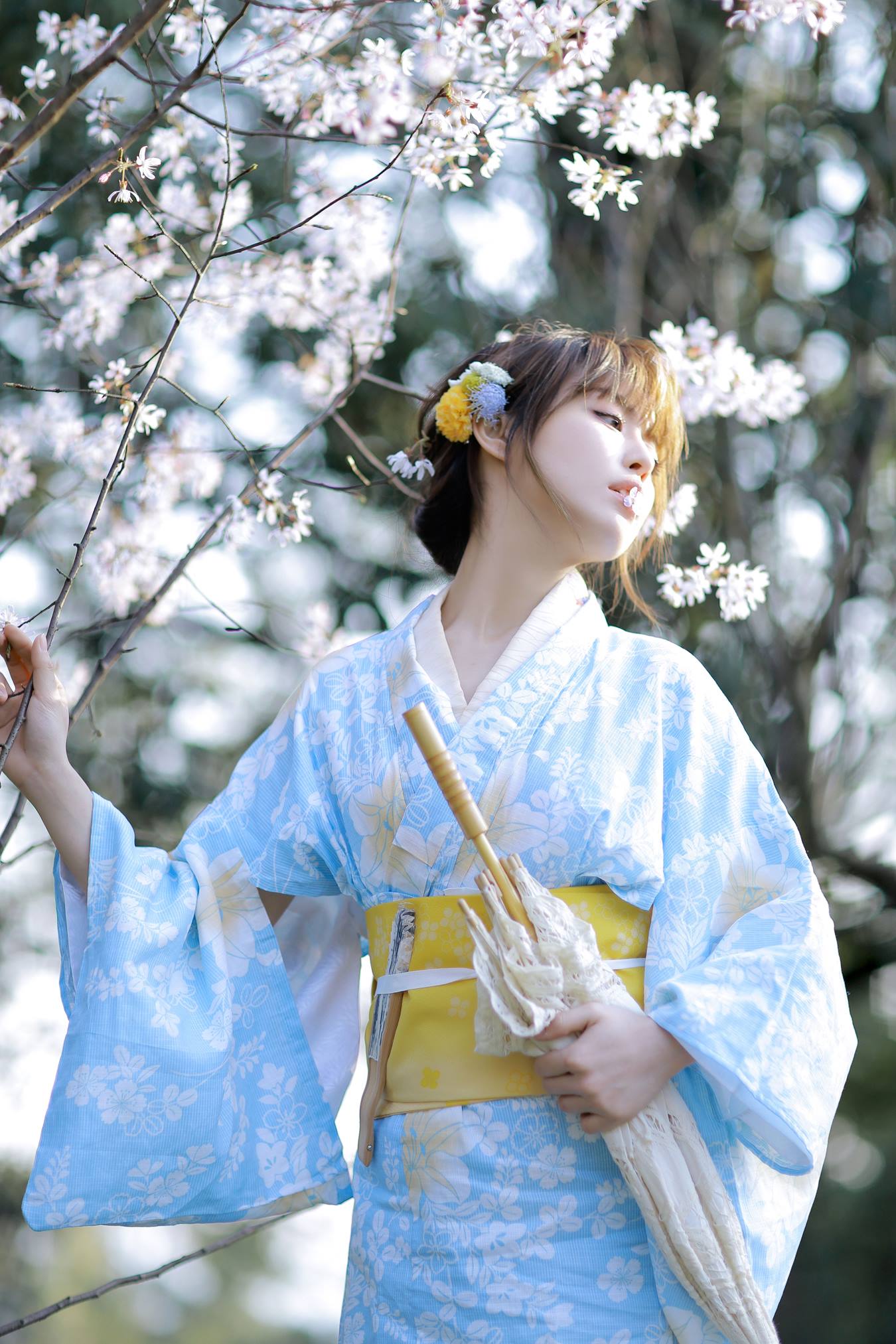 [YITUU艺图语] 2022.04.09 樱花物语 屈凌西 [27P/81MB]