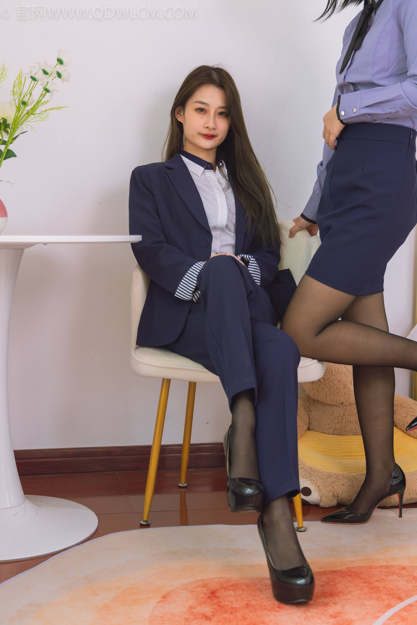 物恋传媒 NO.1498 暗月&#038;卿卿-办公室闺蜜[150P/1V/3.83GB]