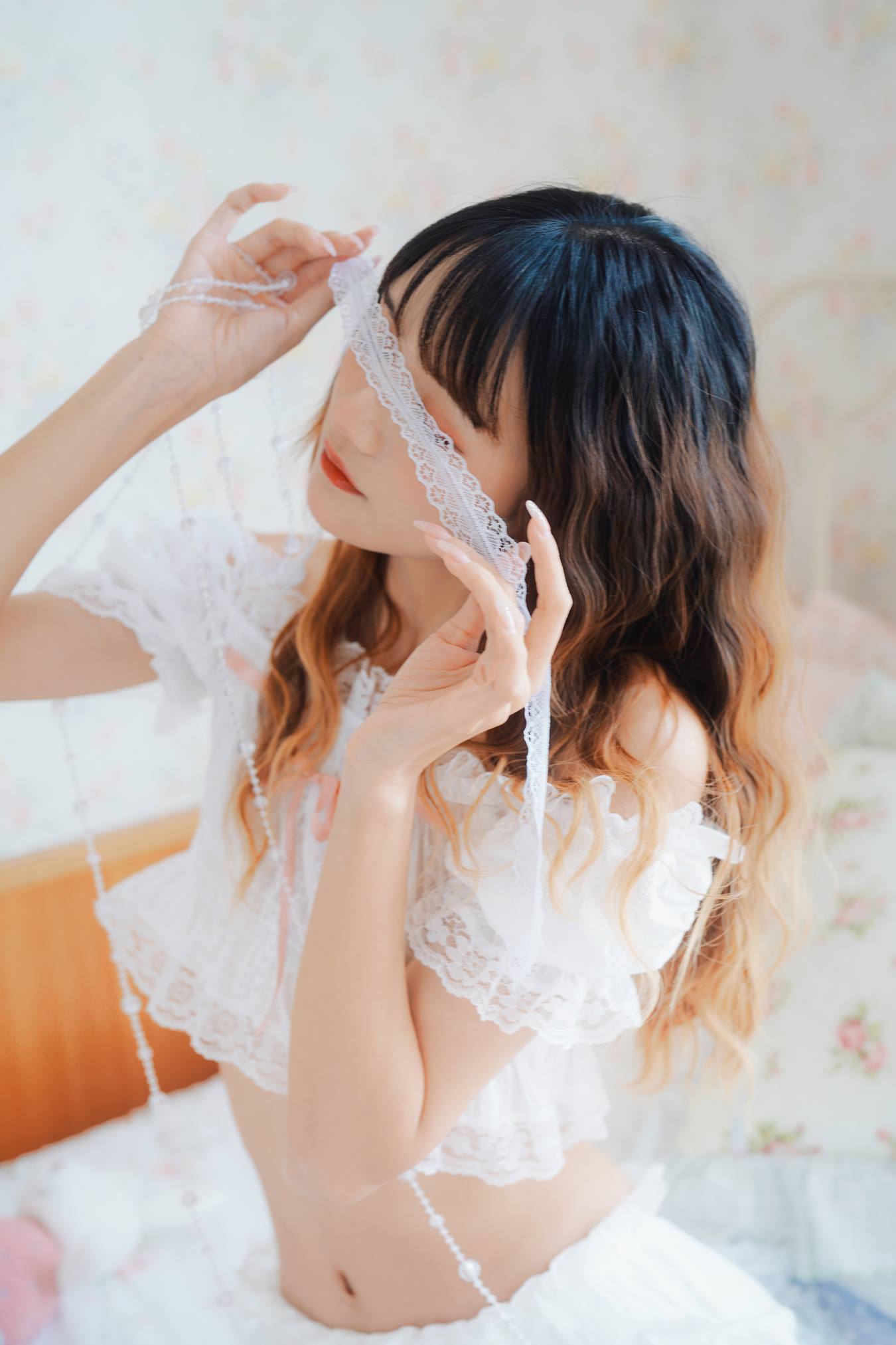 [YITUU艺图语] 2022.04.22 居家少女 兔子Zzz不吃胡萝卜 [34P/371MB]