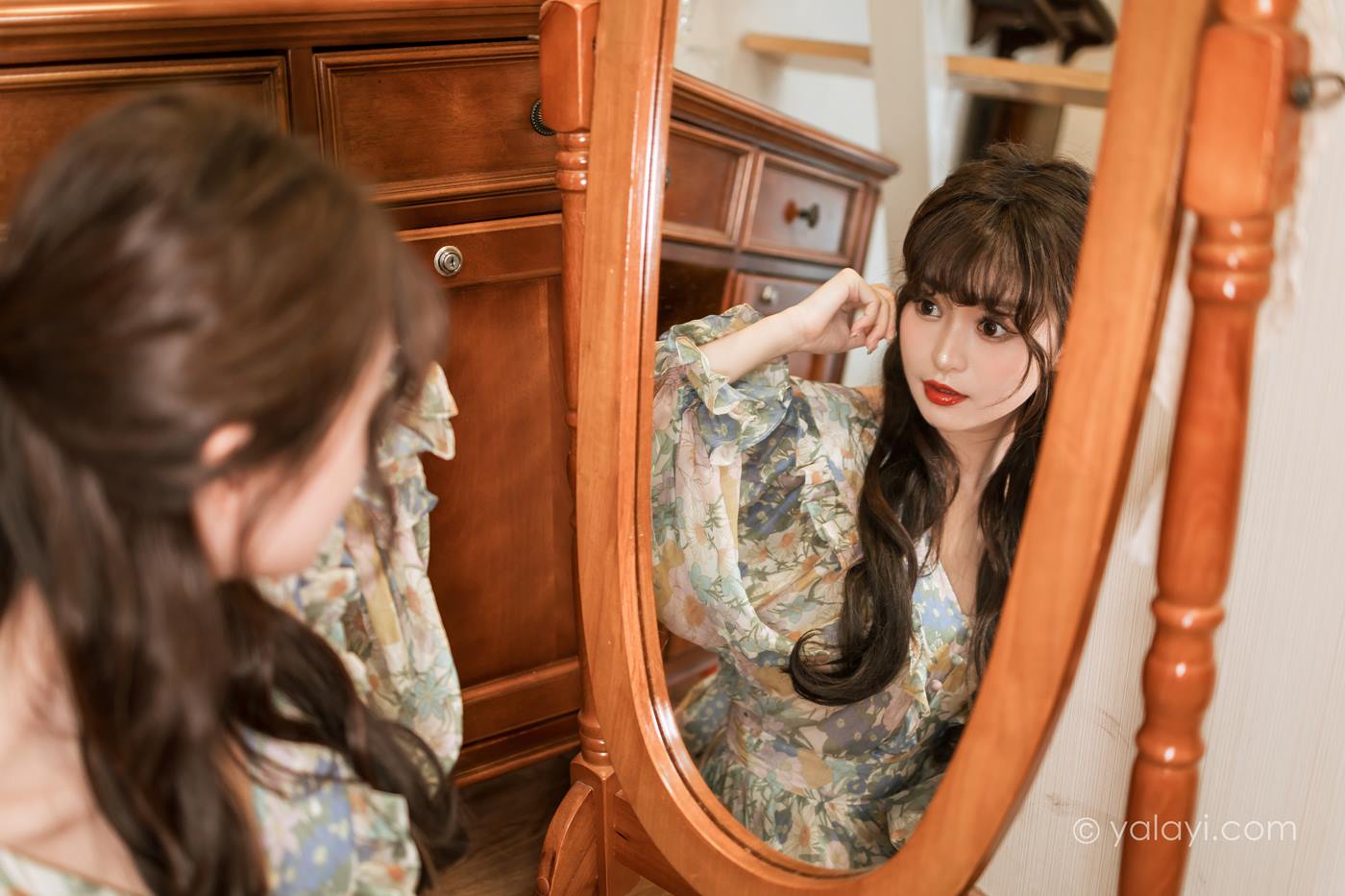 [YALAYI雅拉伊]2023.03.20 NO.1015 碎花裙少女 小亭[44+1P/562MB]